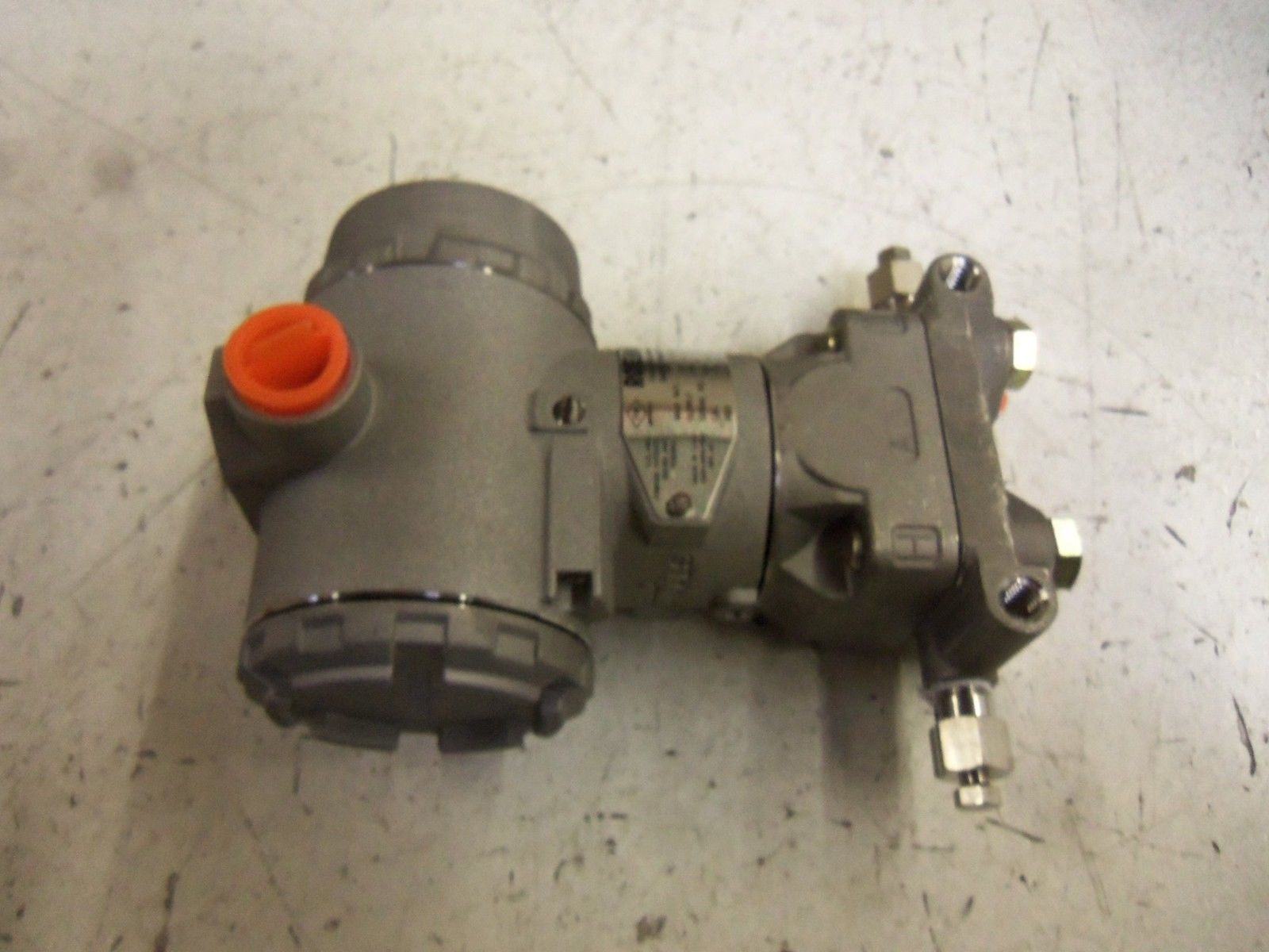 ROSEMOUNT 3051CD1A22A1JM6Q4 PRESSURE TRANSMITTER *USED*