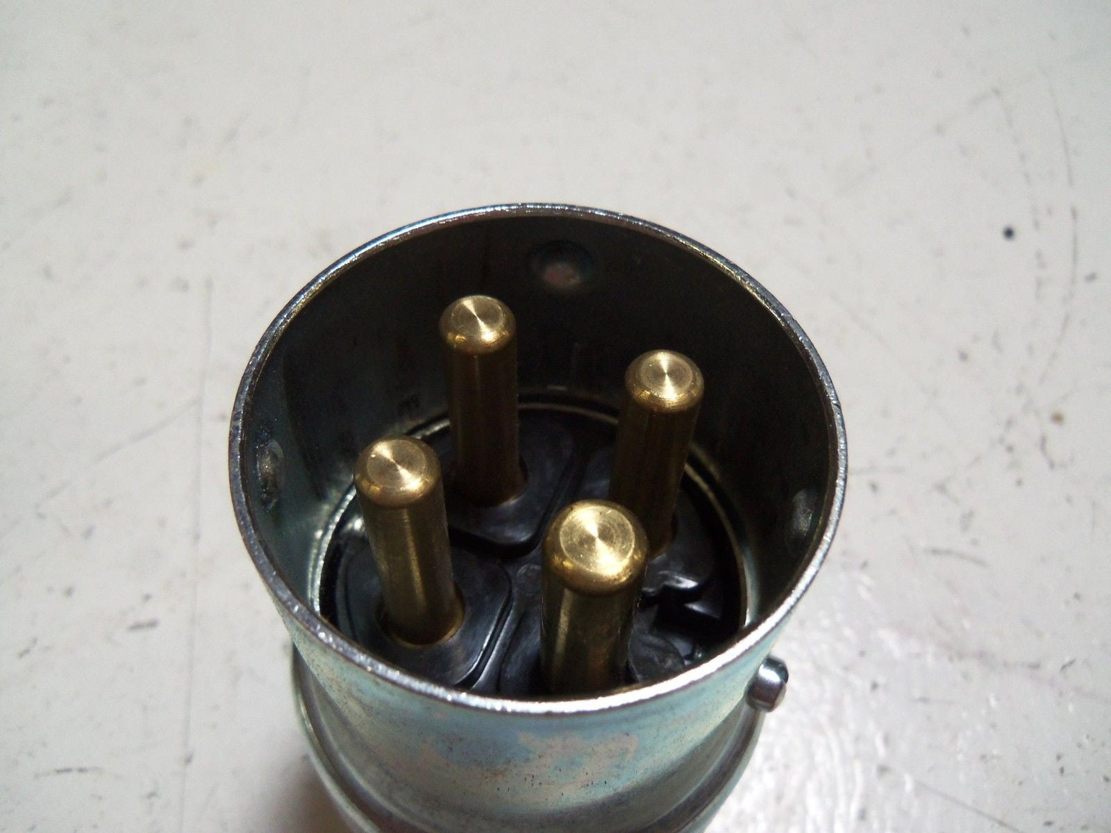 THOMAS & BETTS RUSSELLSTOLL EVER-LOK 8014 PLUG *NEW IN BOX*