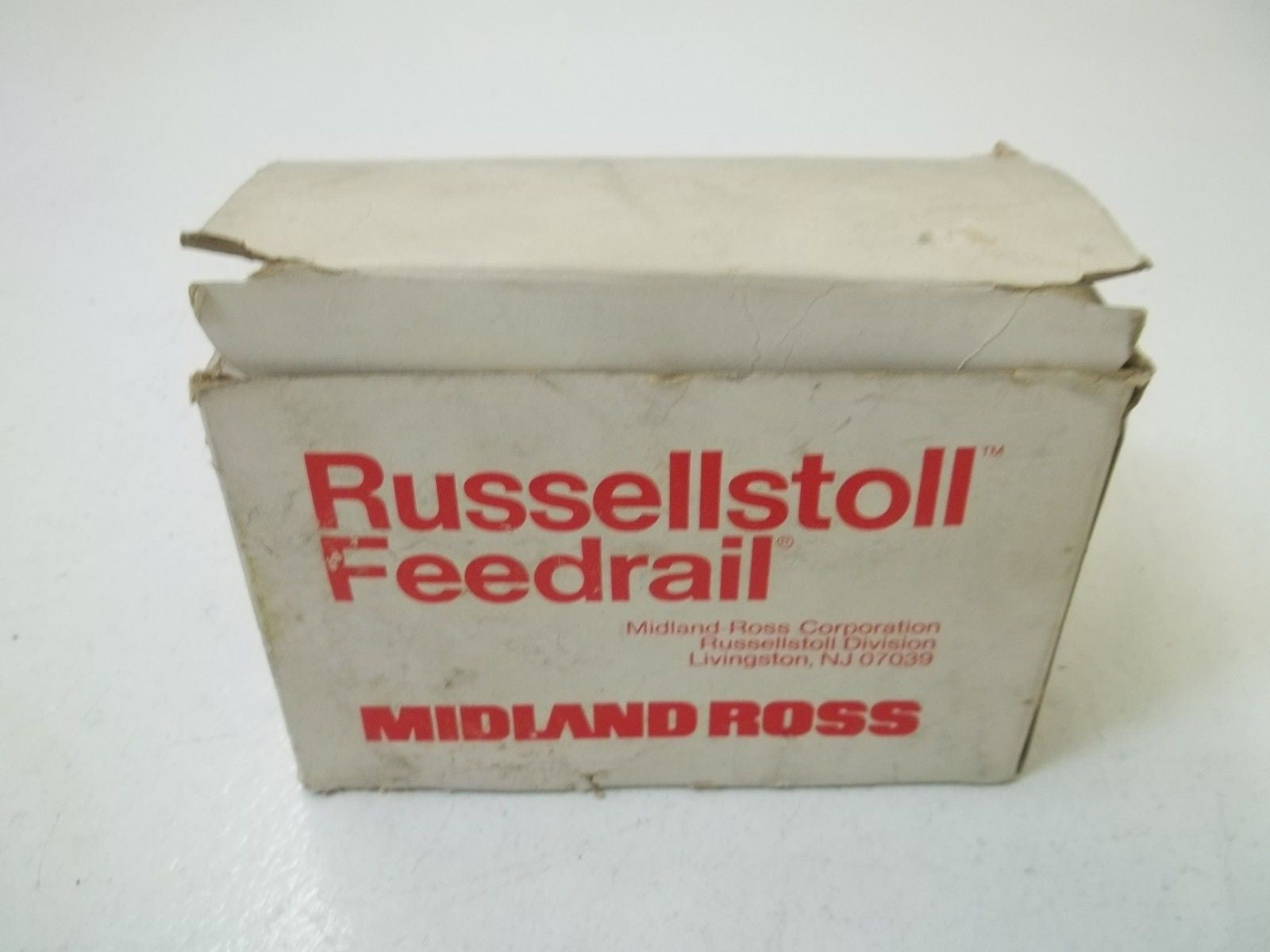 RUSSELLSTOLL 8773 ENCLOSURE RECEPTACLE *NEW IN BOX*