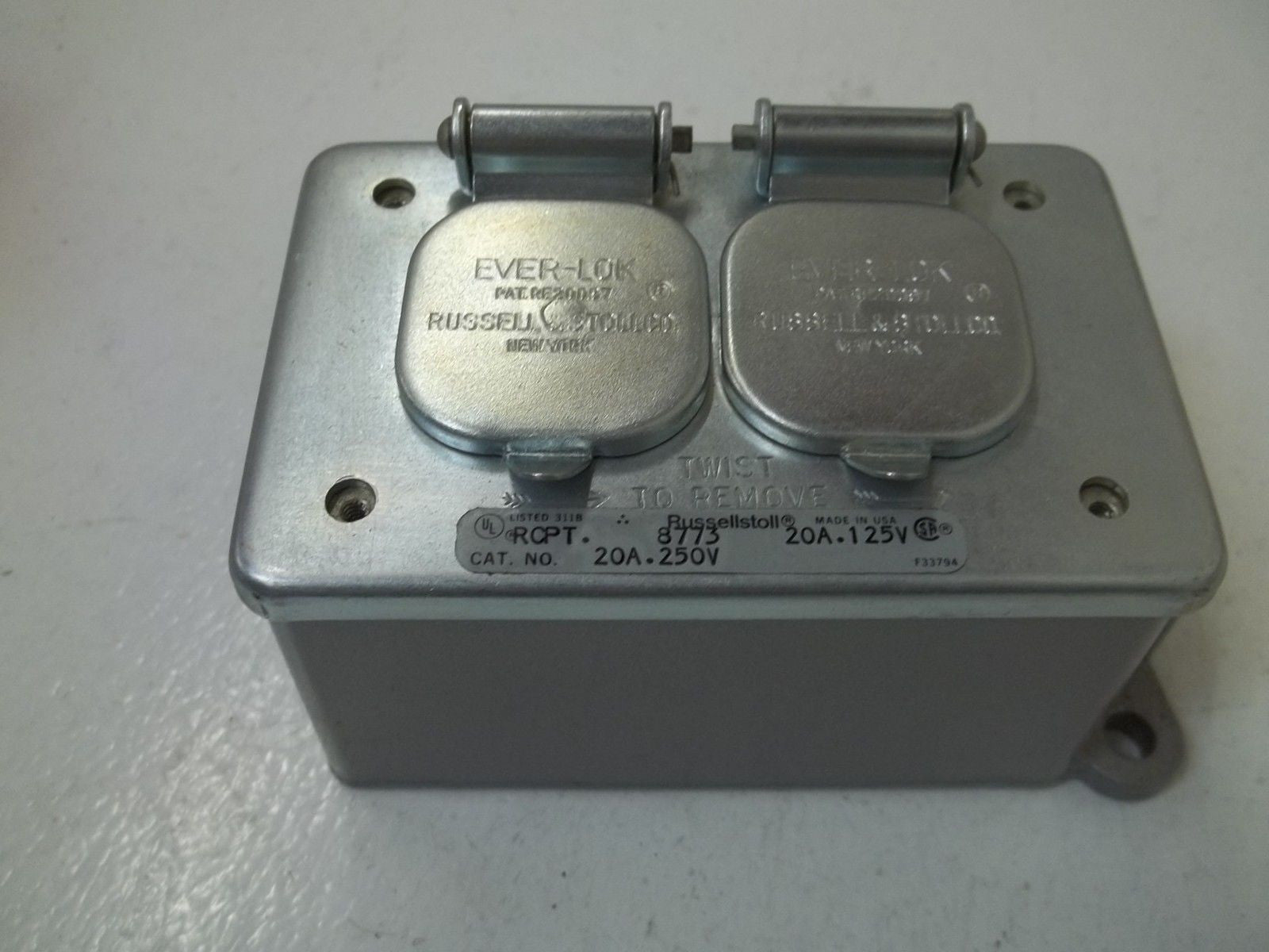 RUSSELLSTOLL 8773 ENCLOSURE RECEPTACLE *NEW IN BOX*
