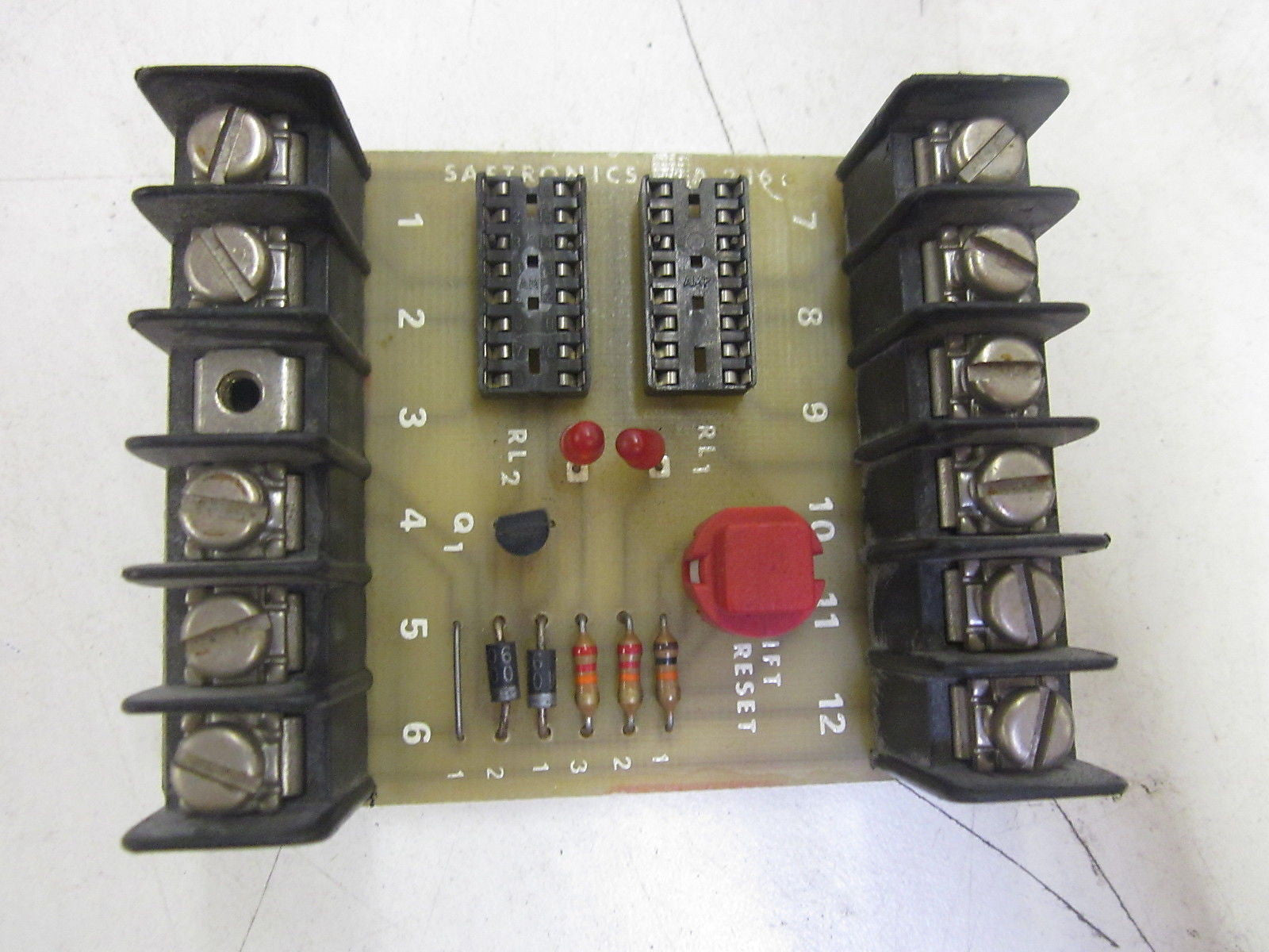 SAFTRONICS CA216 *USED*