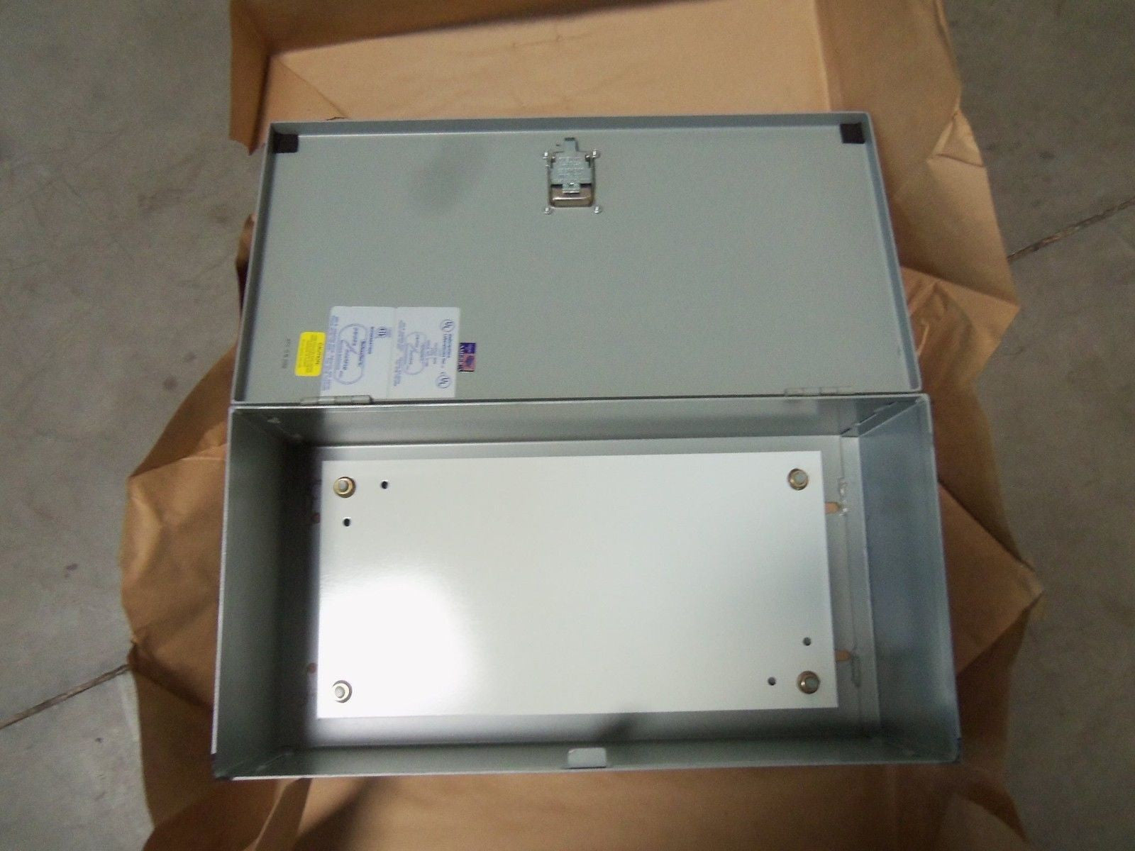 SCHAEFER SPN1-10206 ENCLOSURE *NEW IN BOX*