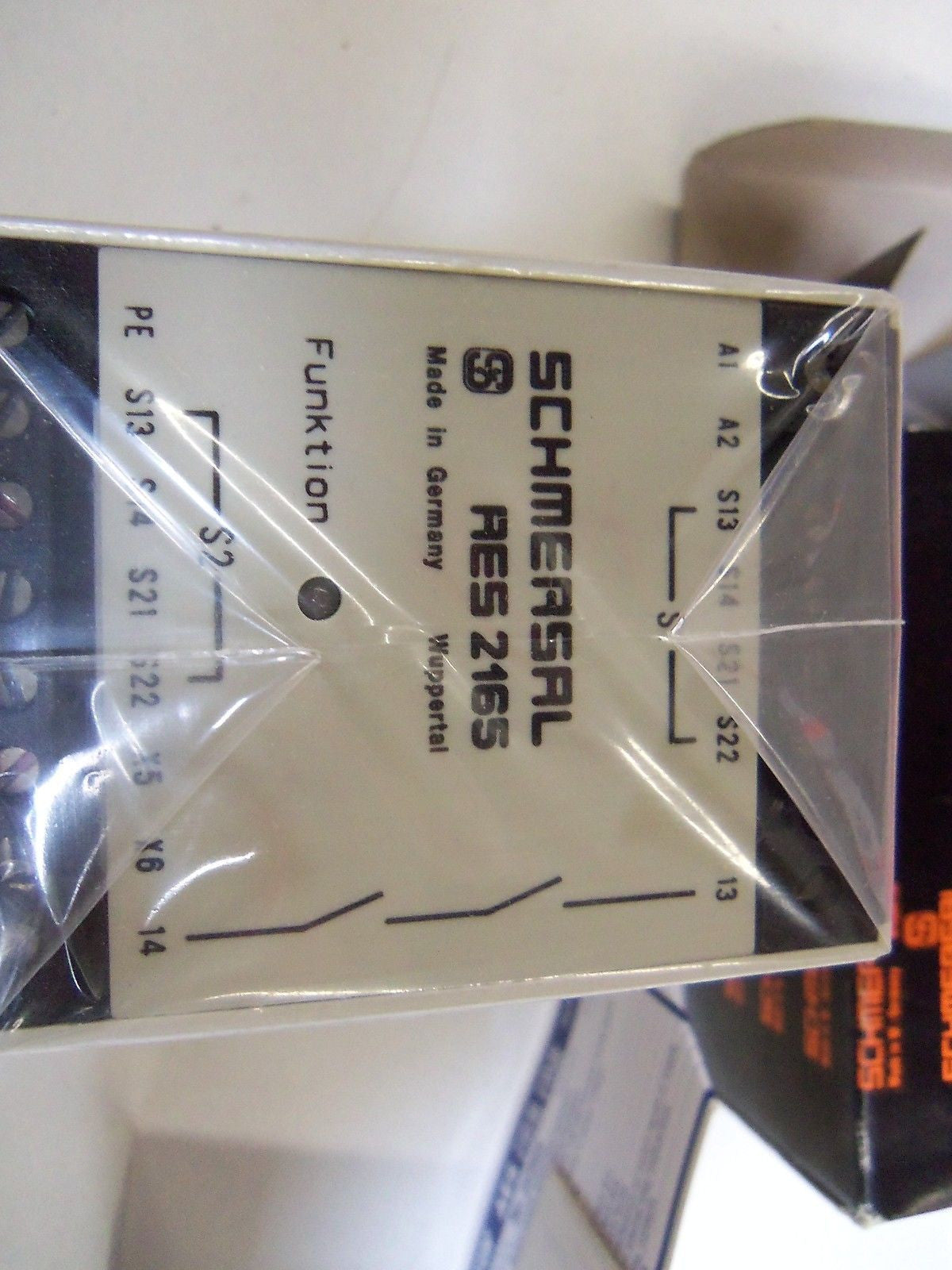 SCHMERSAL AES 2165.2 *NEW IN BOX*