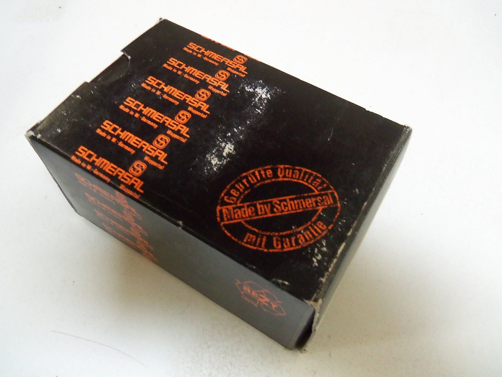 SCHMERSAL AES 2165.2 *NEW IN BOX*