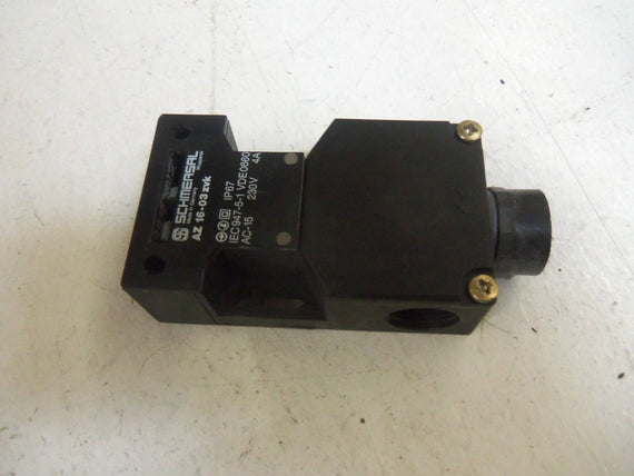 SCHMERSAL AZ16-03ZVK SAFETY SWITCH *USED*