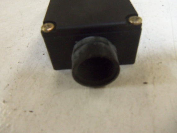 SCHMERSAL AZ16-03ZVK SAFETY SWITCH *USED*
