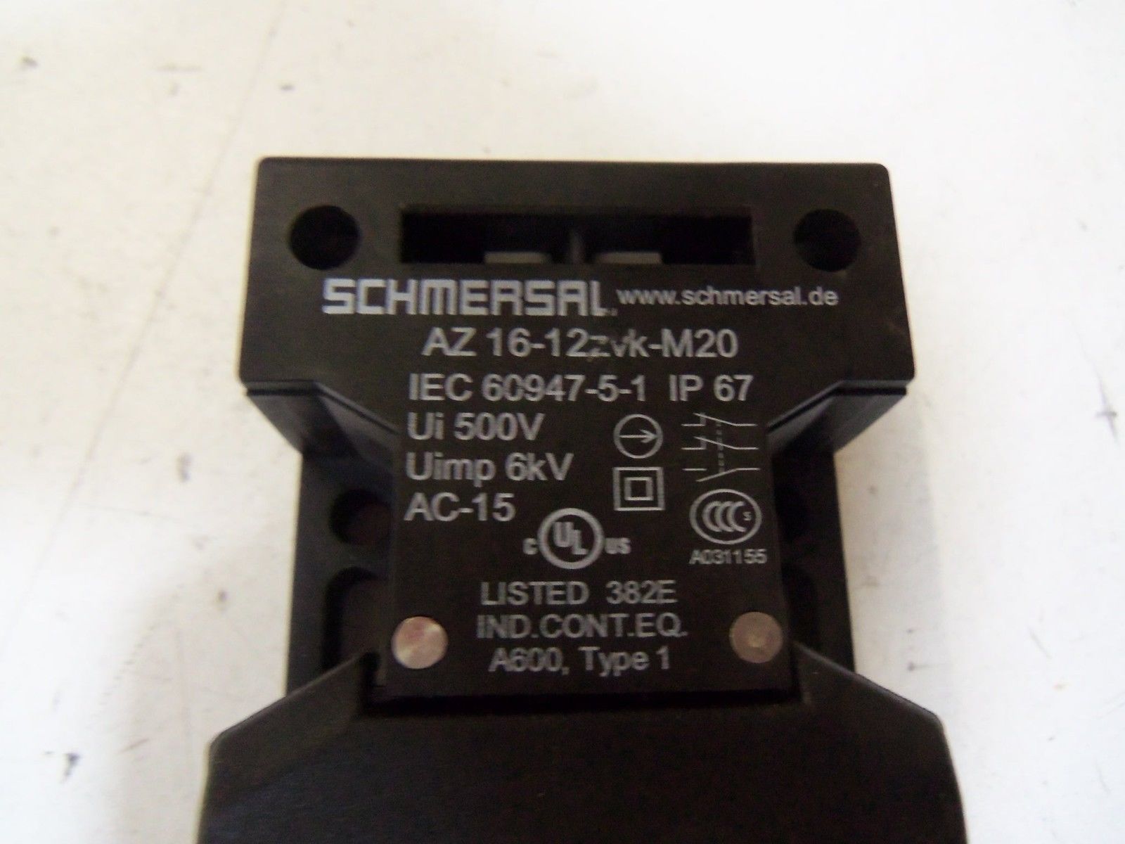 SCHMERSAL AZ 16-12zvk-M20   *NEW NO BOX*