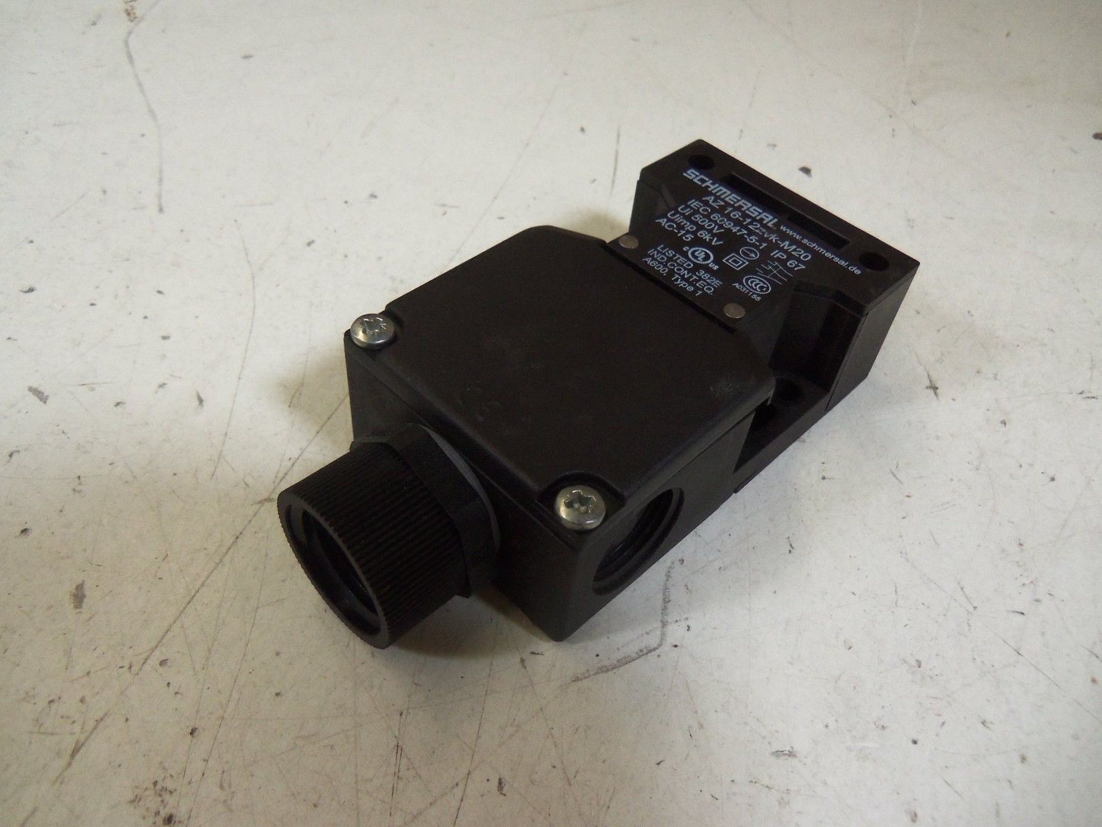 SCHMERSAL AZ 16-12zvk-M20   *NEW NO BOX*