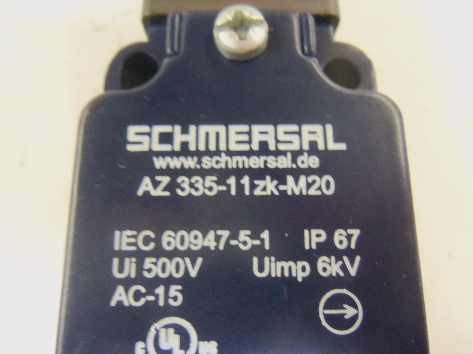 SCHMERSAL AZ335-11zk-M20 *USED*
