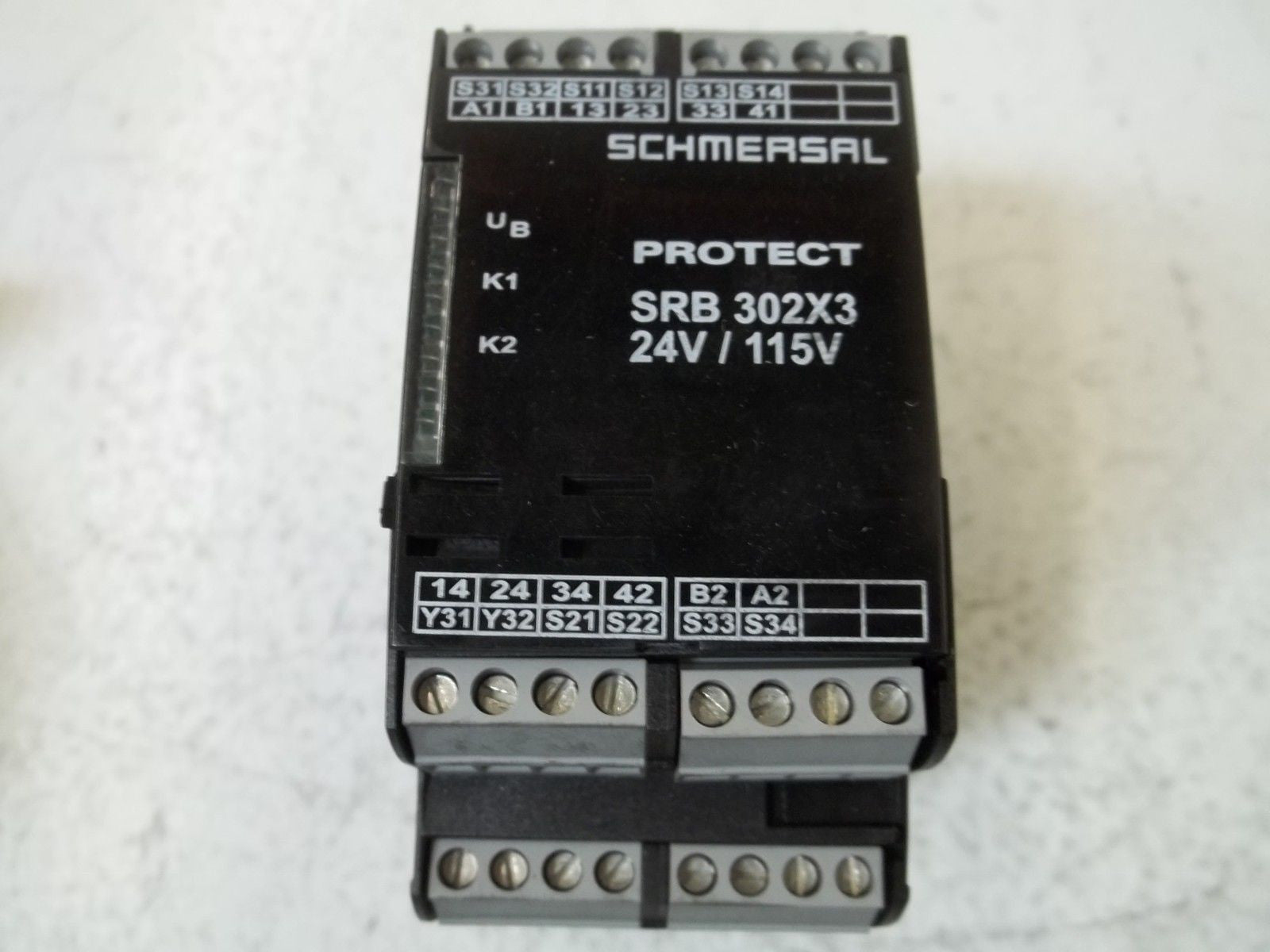 SCHMERSAL SRB302X3-24/115V *NEW IN BOX*