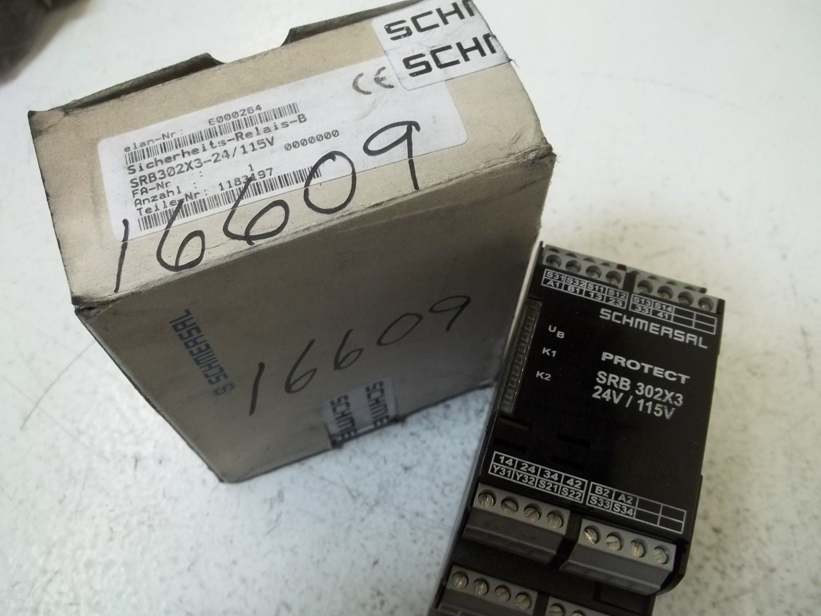 SCHMERSAL SRB302X3-24/115V *NEW IN BOX*