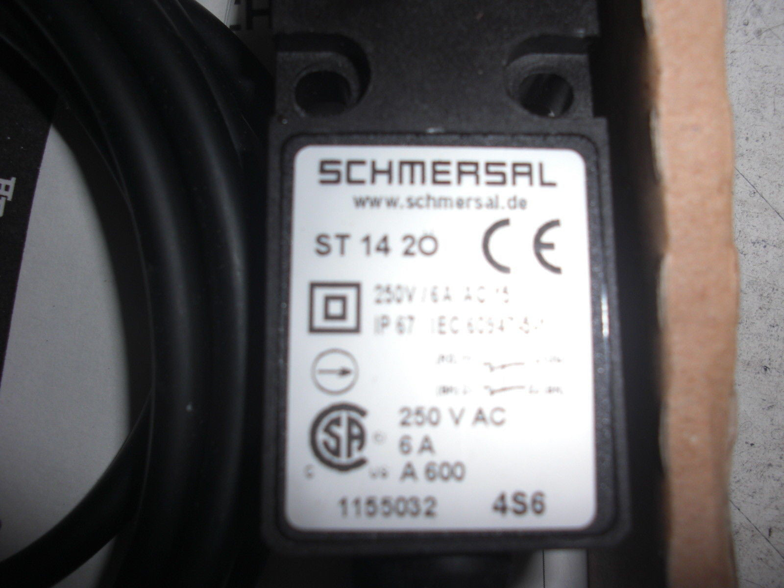 SCHMERSAL ST-1420 *NEW*