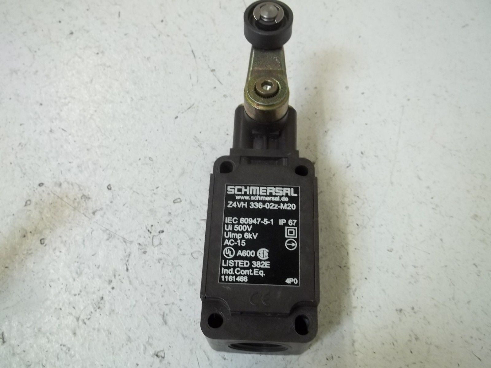 SCHMERSAL Z4VH336-02Z-M20 ROLLER LEVEL LIMIT SWITCH *NEW NO BOX*