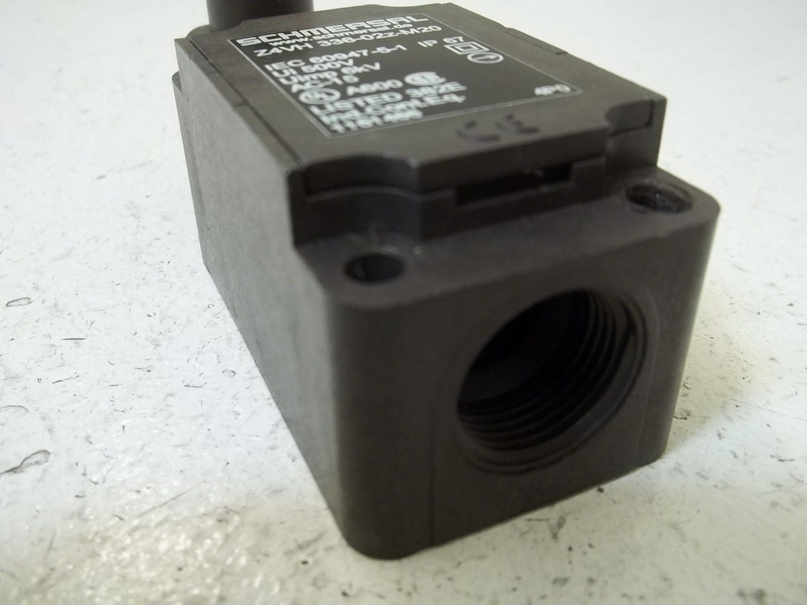 SCHMERSAL Z4VH336-02Z-M20 ROLLER LEVEL LIMIT SWITCH *NEW NO BOX*
