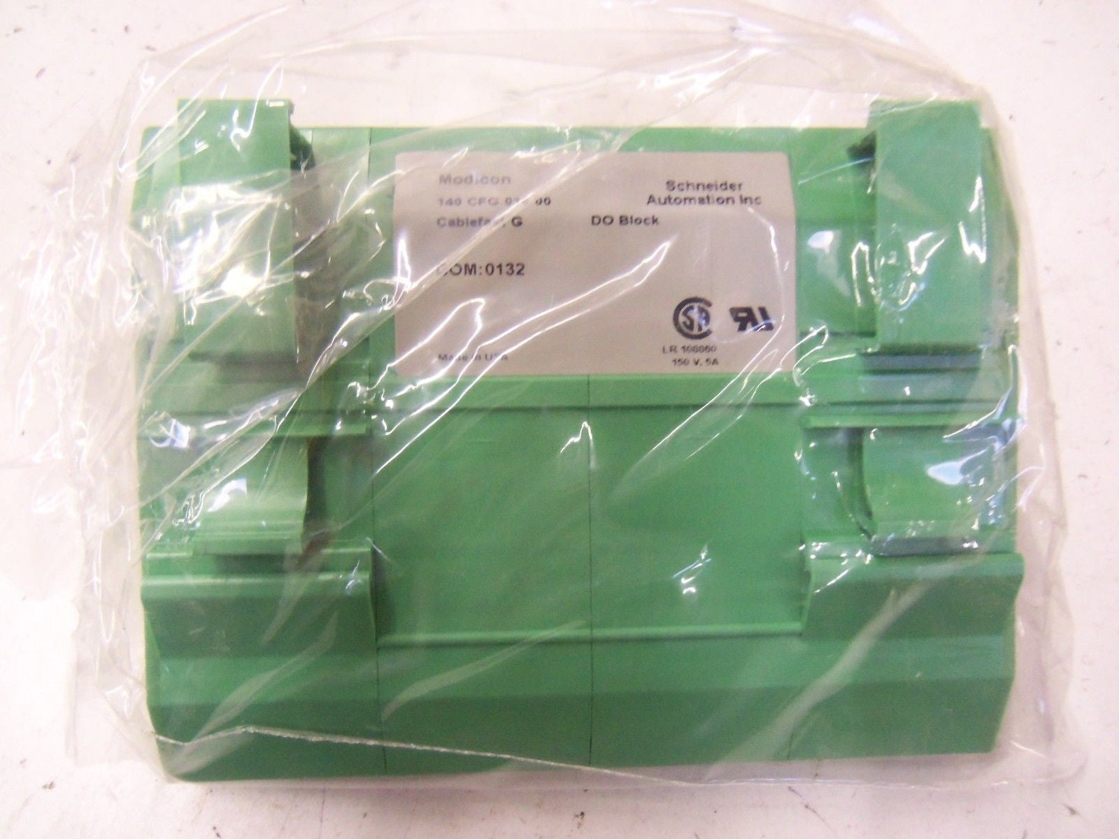 SCHNEIDER AUTOMATION MODICON 140 CFG 016 00 DIGITAL OUTPUT BLOCK *NEW IN BOX*