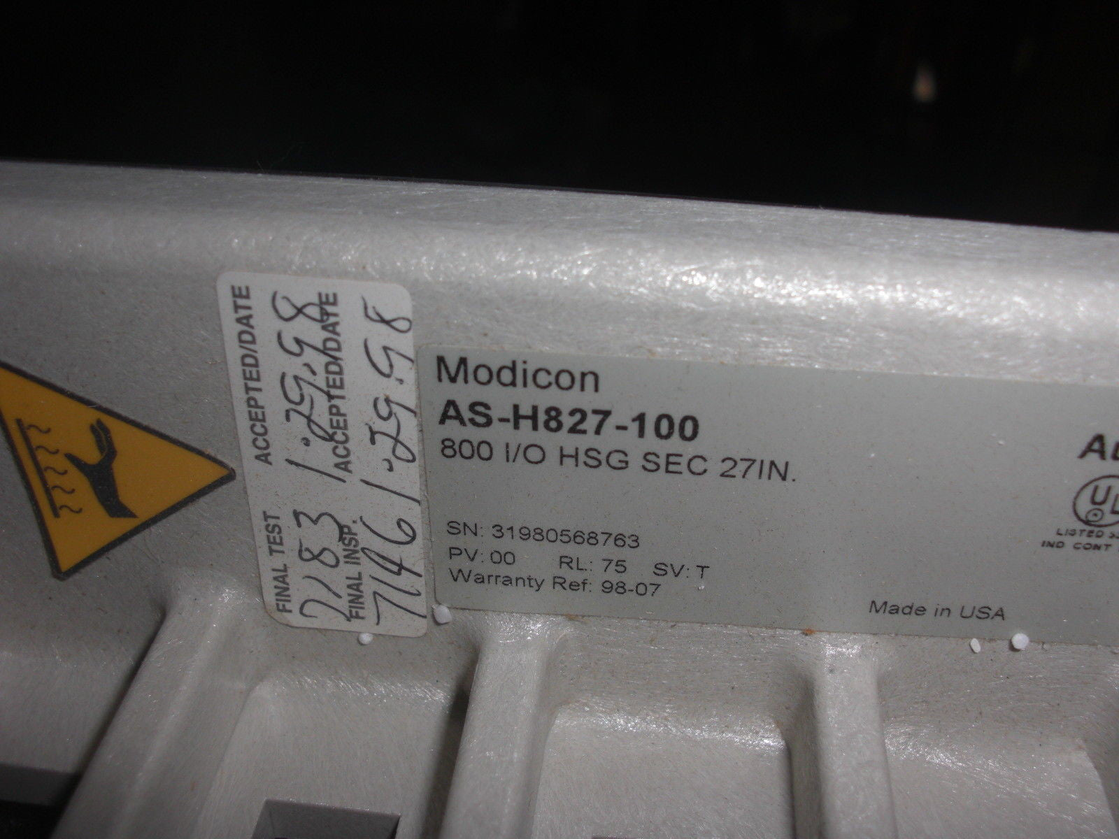 SCHNEIDER AUTOMATION AS-H827-100 *NEW IN THE BOX*