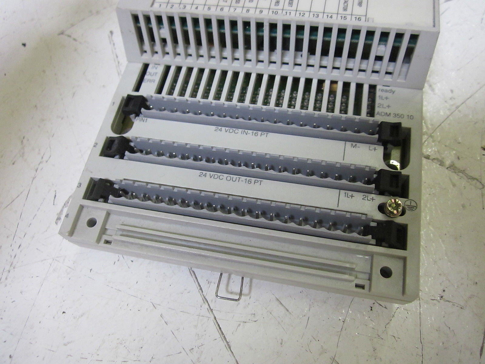 SCHNEIDER AUTOMATION 170ADM35010 W/ SQUARE D 52046-355-51 MODULE *USED*