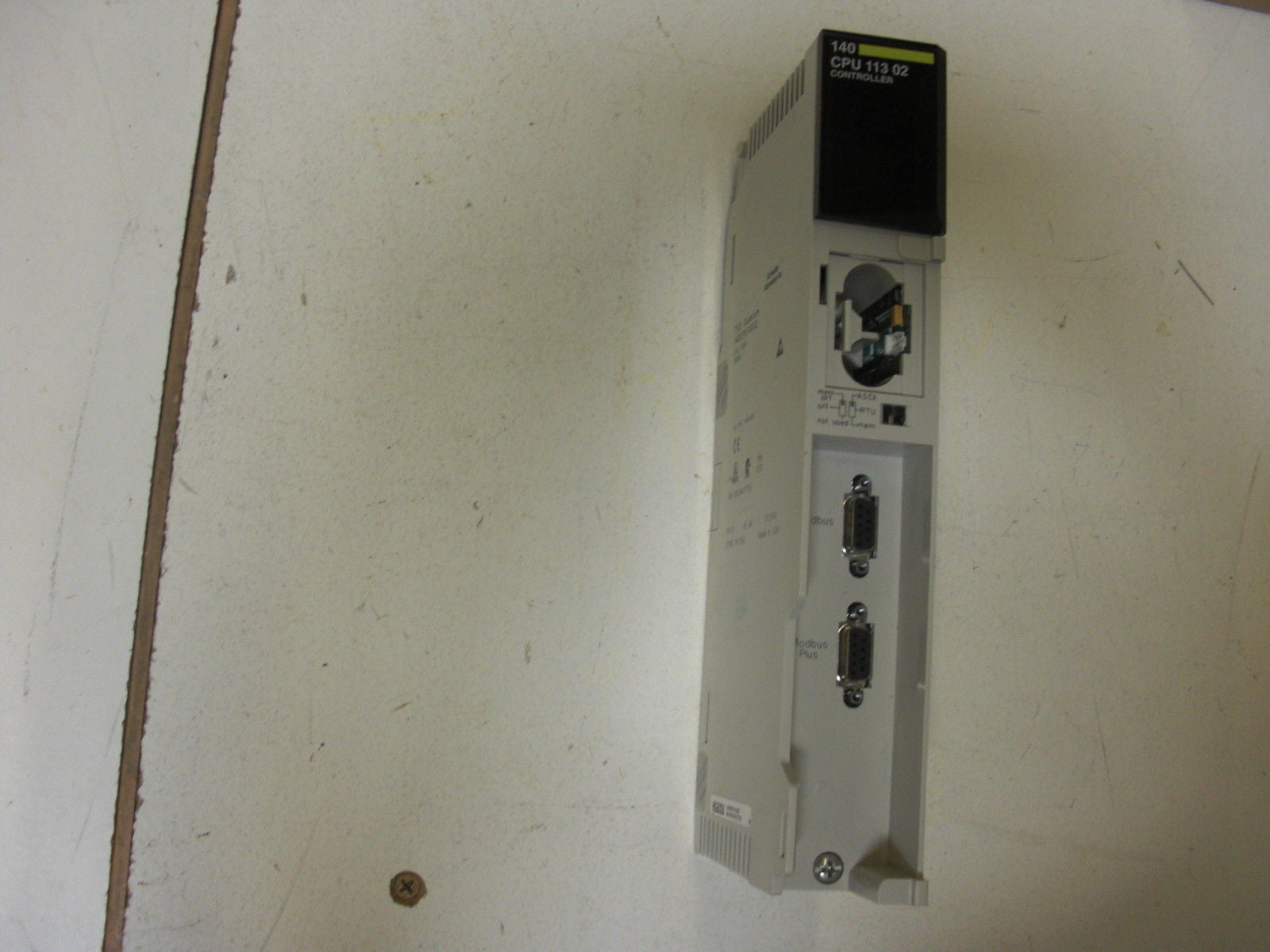 SCHNEIDER AUTOMATION 140CPU11302 *NEW NO BOX*