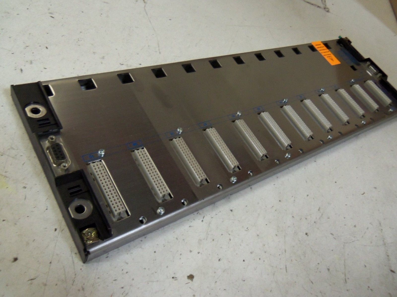 SCHNEIDER AUTOMATION TSXRKY12EX 12 SLOT CHASSIS *USED*