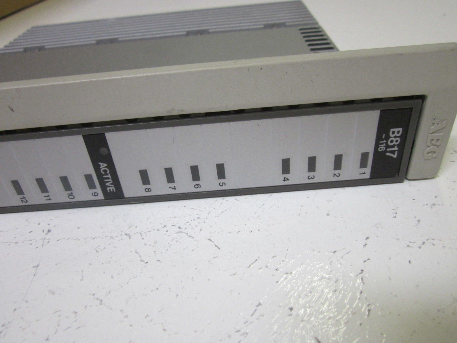 SCHNEIDER AUTOMATION AS-B817-116 800 I/O ISOLATED INPUT 16PT *USED*