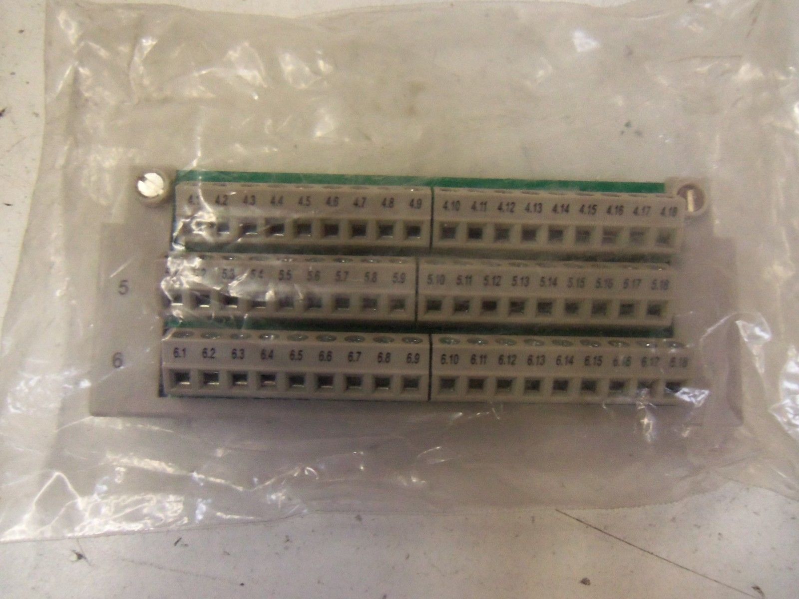 SCHNEIDER ELECTRIC TSX MOMENTUM 170 XTS 004 01 BUS BAR SCREW *NEW NO BOX*