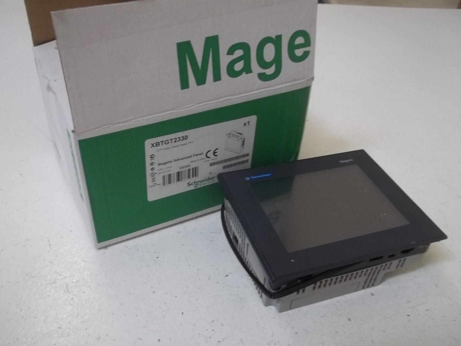 SCHNEIDER ELECTRIC XBTGT2330 5.7" COLOR TOUCH PANEL *USED*