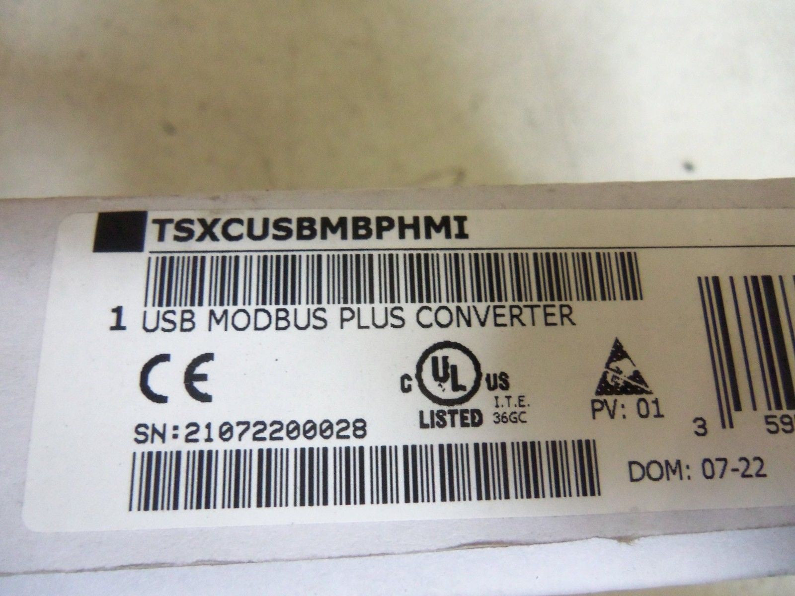 SCHNEIDER TSXCUSBMBPHMI MODBUS CONVETER *NEW IN BOX*