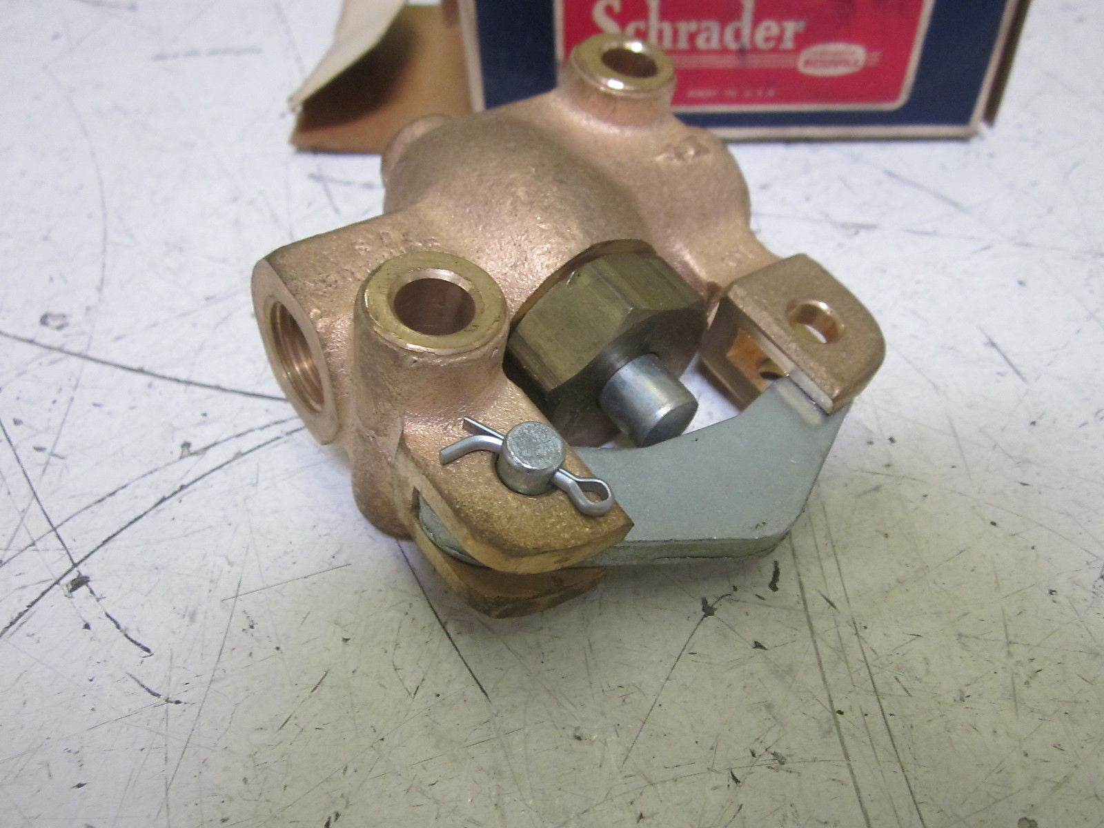 SCHRADER 9264W 2-WAY VALVE W/ ANGLE LEVER  *NEW IN BOX*