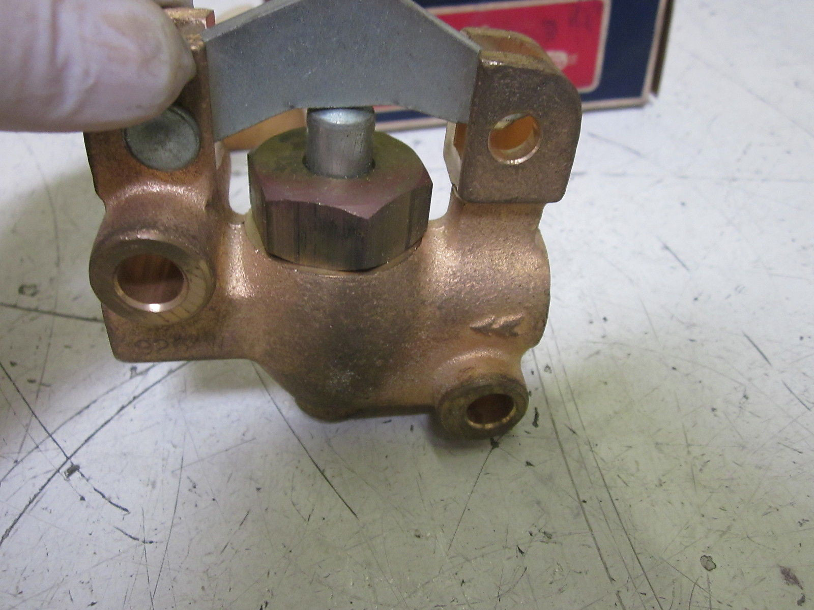 SCHRADER 9264W 2-WAY VALVE W/ ANGLE LEVER  *NEW IN BOX*