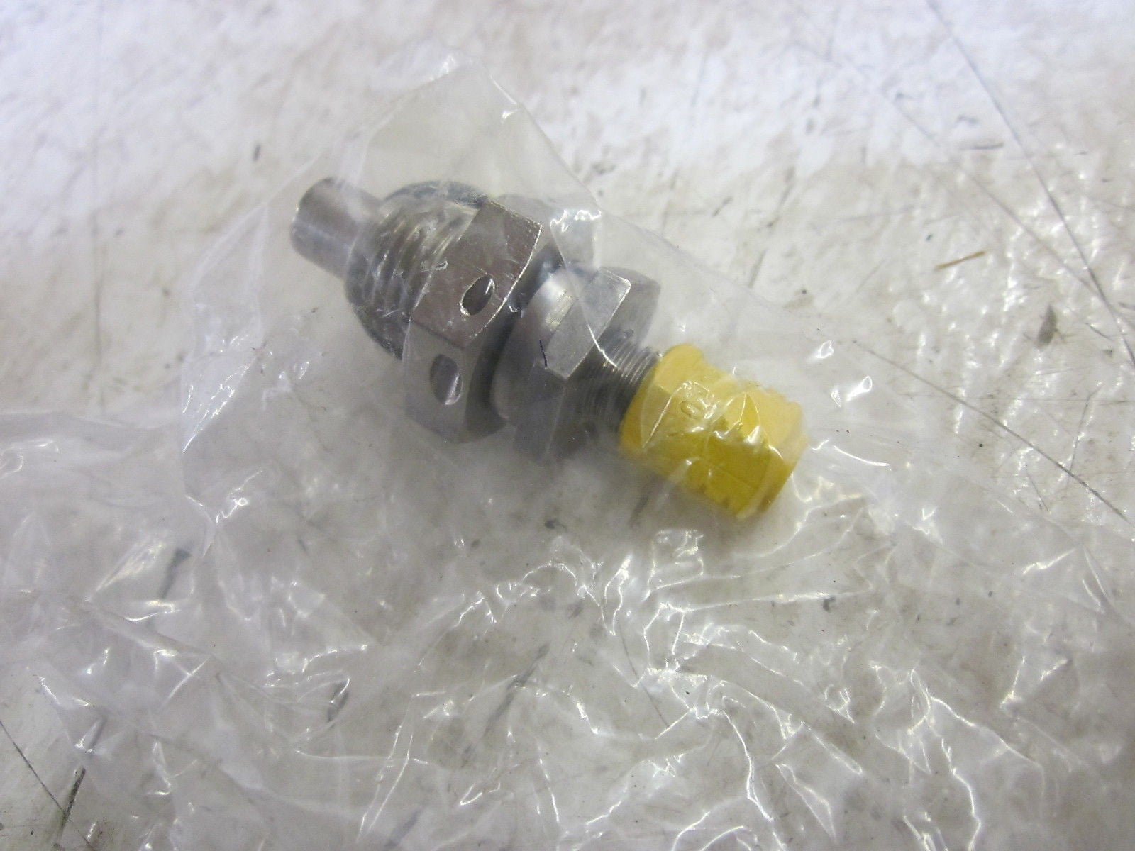 SCHRADER AUTOMOTIVE INC. 4361S SHOCK ABSORBER VALVE 33-0010 *NEW IN BOX*