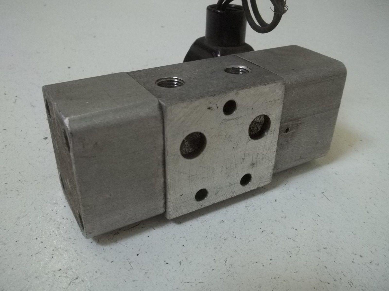 SCHRADER BELLOW 53601-1115 SOLENOID VALVE *USED*