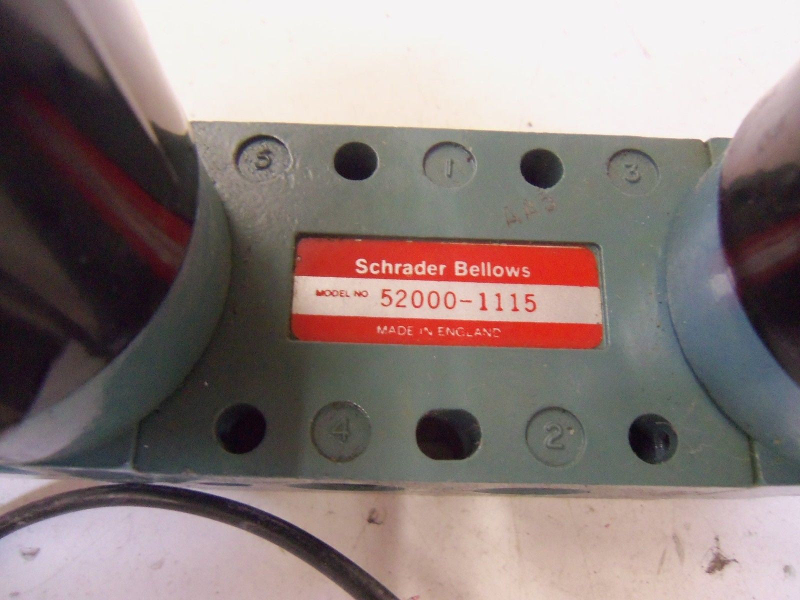 SCHRADER BELLOWS 52000-1115 *USED*