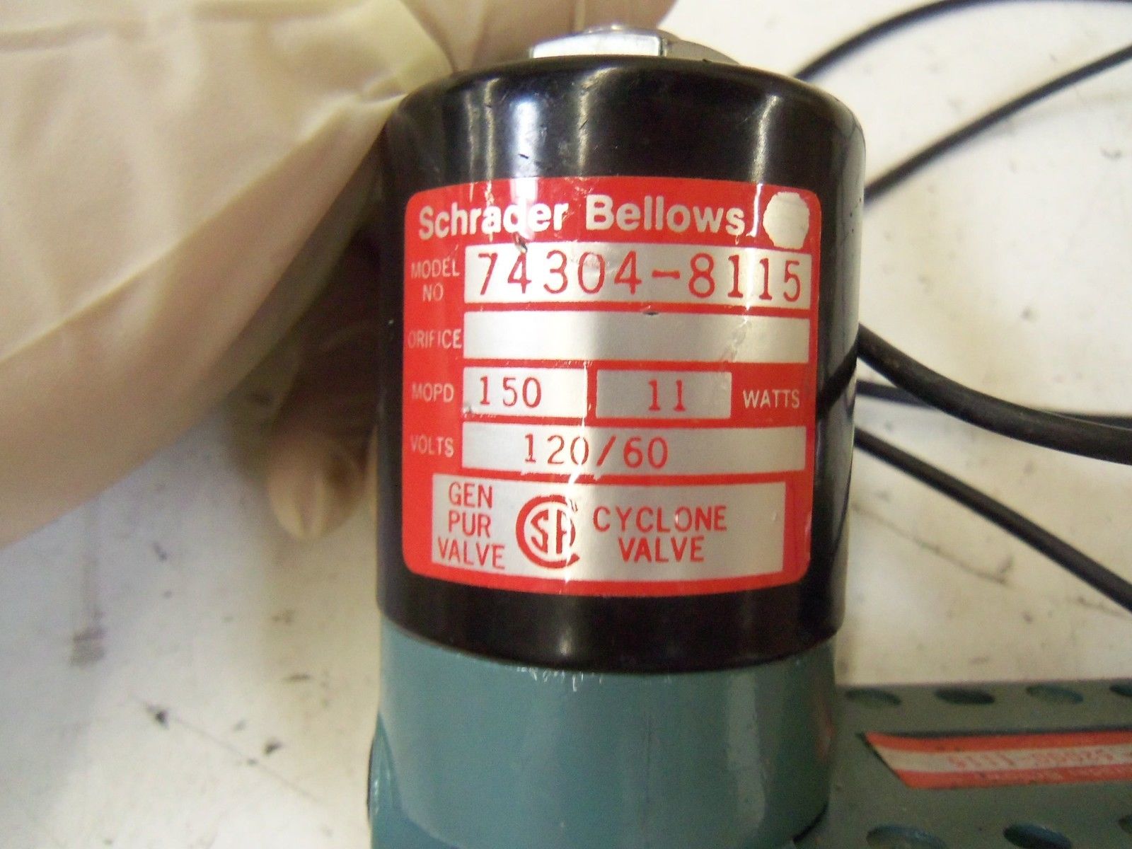 SCHRADER BELLOWS 52000-1115 (AS PICTURED) *USED*