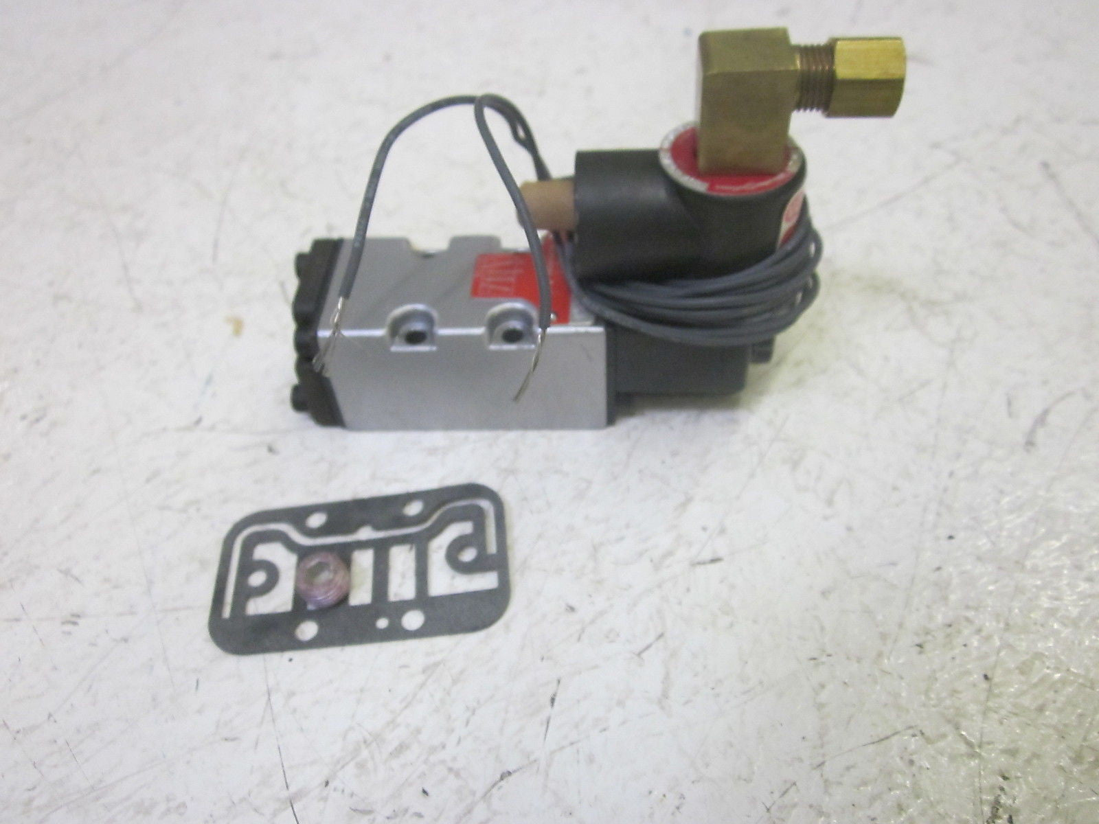 SCHRADER BELLOWS FA6-6 SOLENOID VALVE *USED*