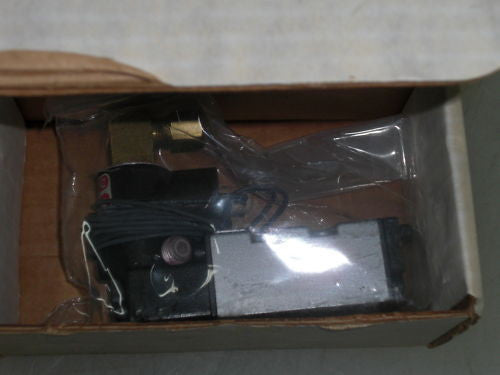 SCHRADER BELLOWS M20020104 SOLENOID VALVE *NEW IN BOX*