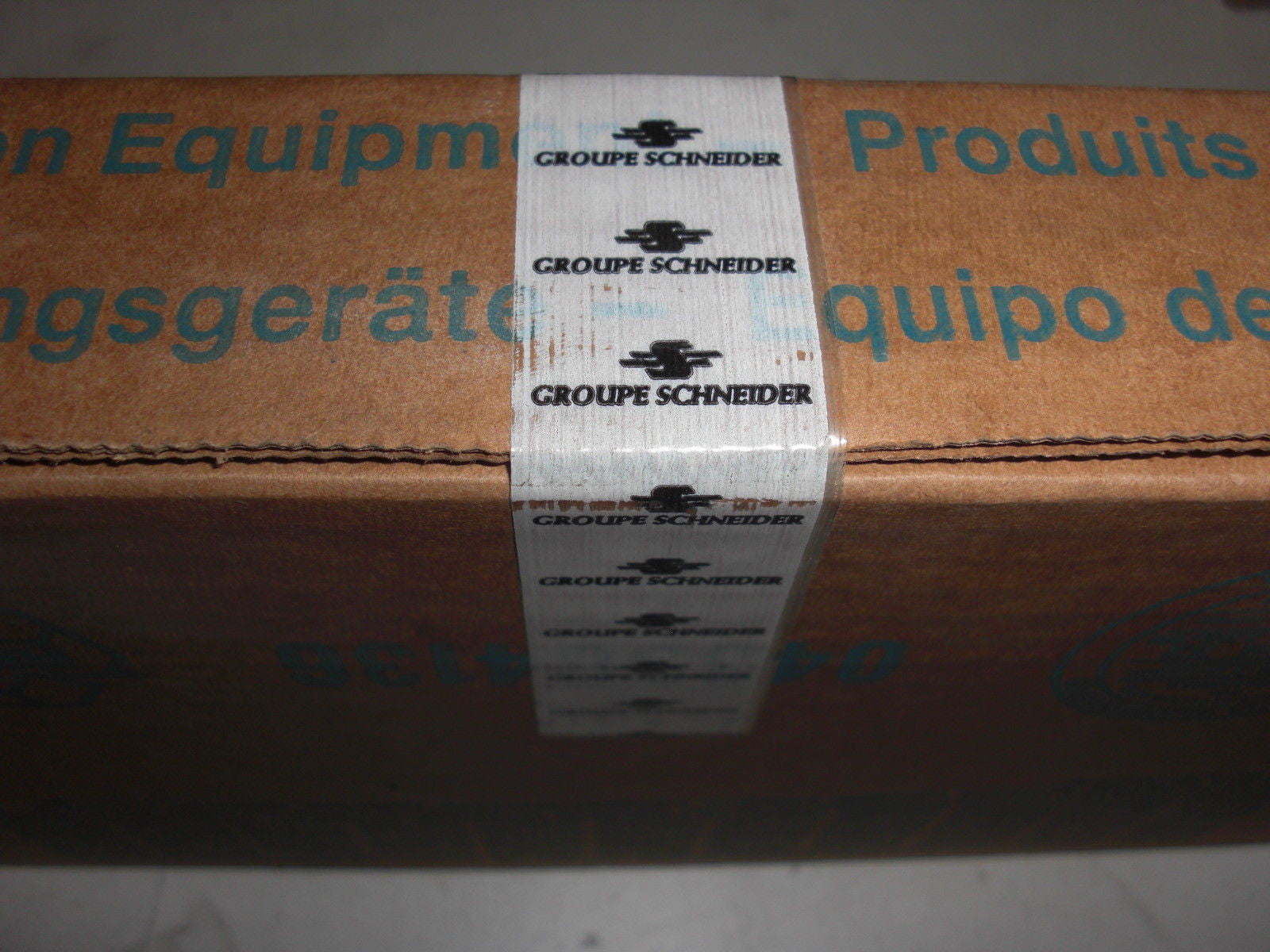 SCHNEIDER AUTOMATION 140DAO84210 *FACTORY SEALED*