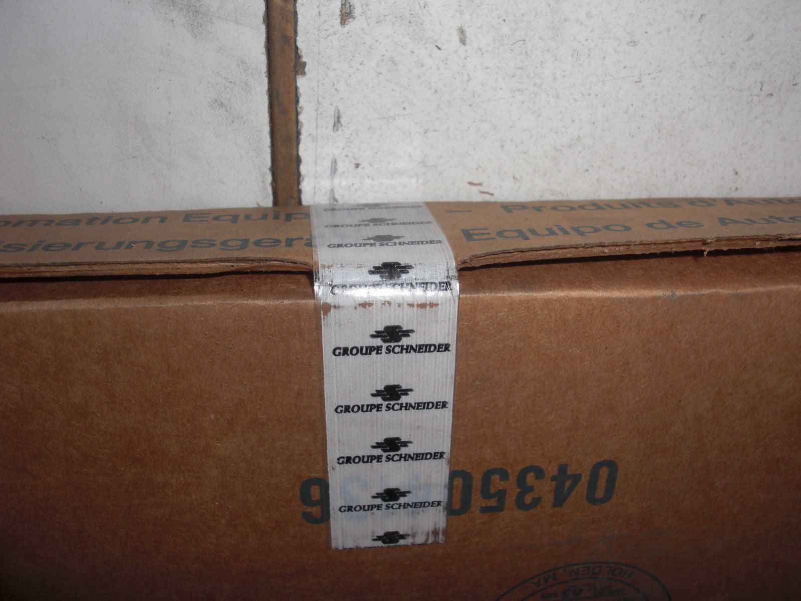 SCHNEIDER AUTOMATION 140DAO84210 *FACTORY SEALED*
