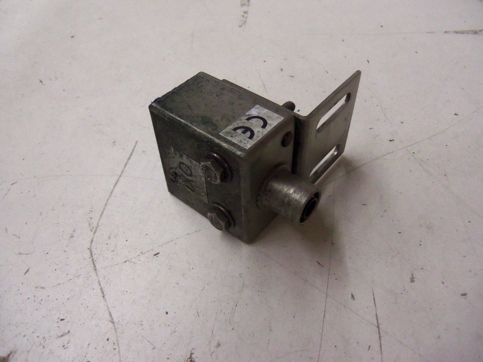 SENSON INC. MODEL 11H-330-03 *USED*