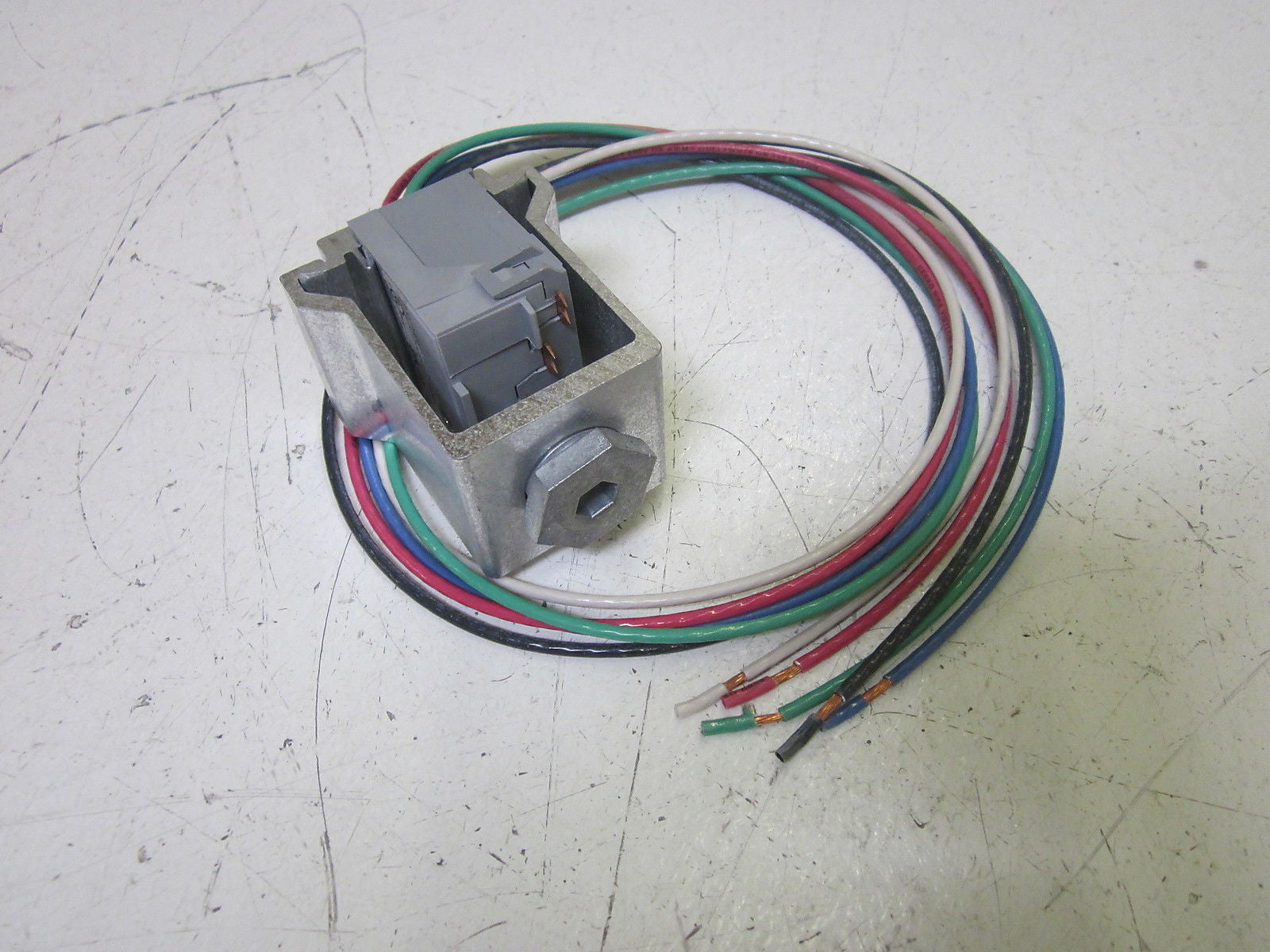 SENTAL LIGHTING T277ABC75-36 QUICK TAP MOUNT 20A 277/480V *NEW NO BOX*