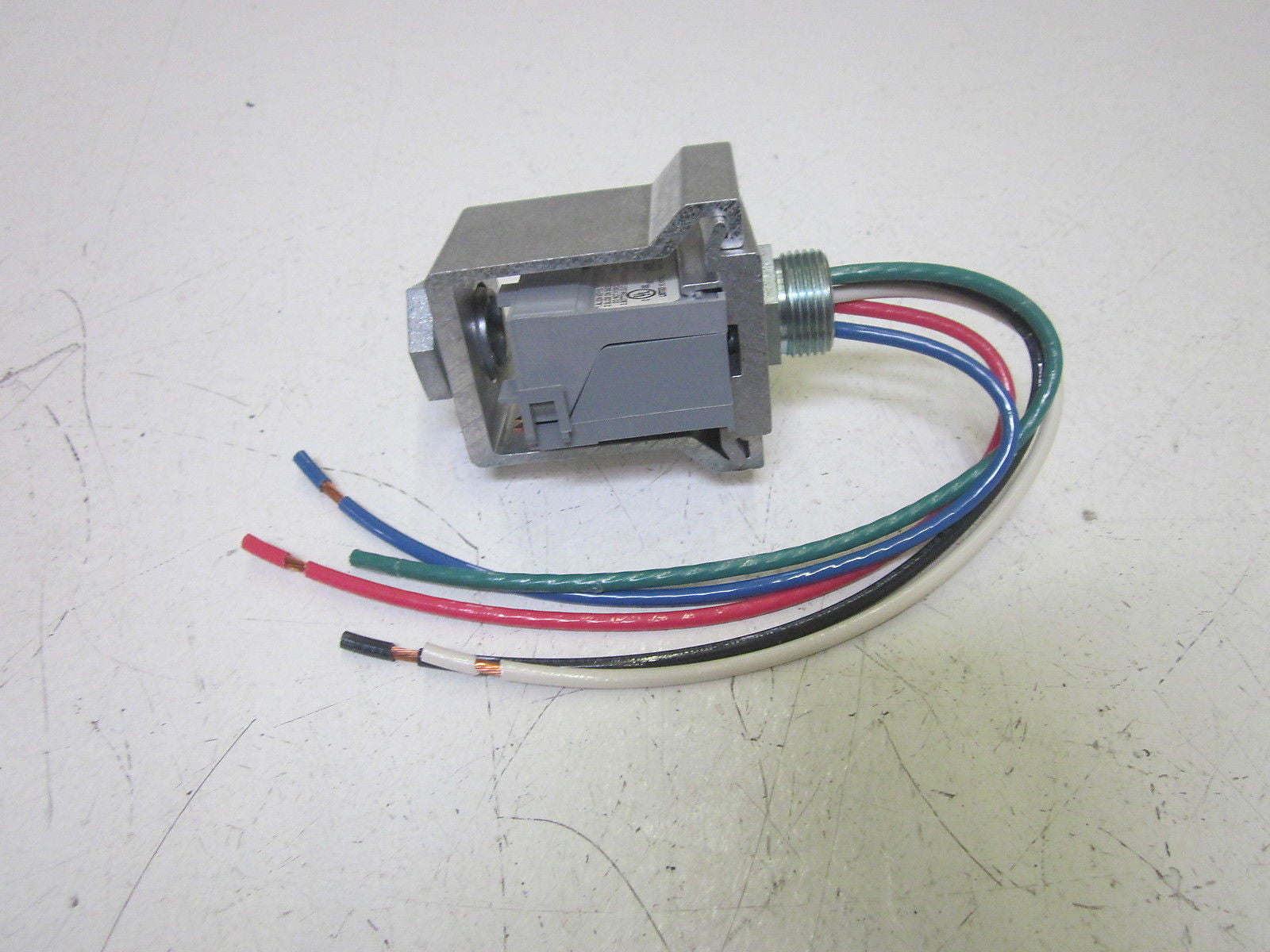 SENTAL LIGHTING T30-277 30A 277/480V *NEW NO BOX*