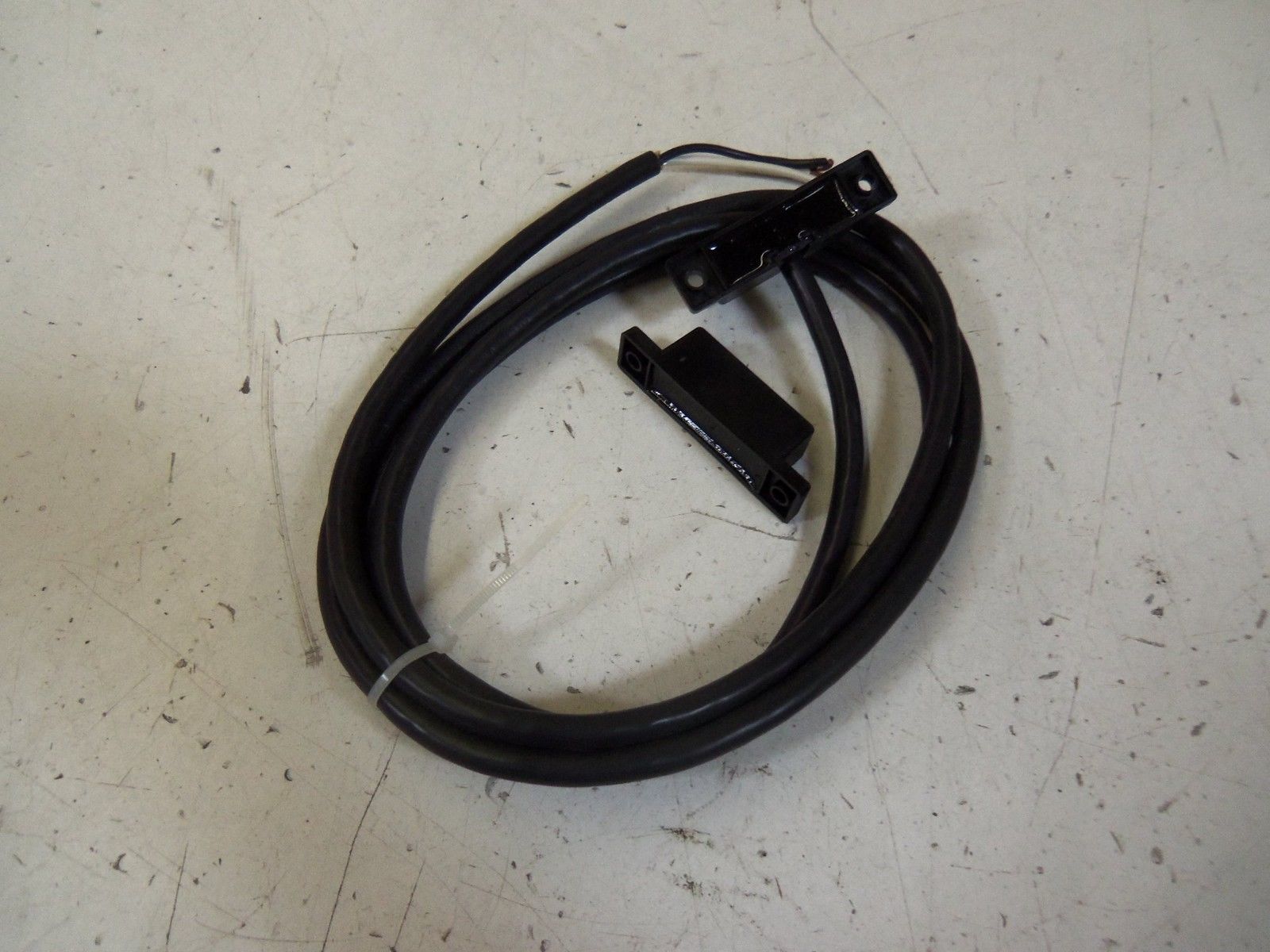 SENTROL INDUSTRIAL T15-8Y-06K *NEW NO BOX*