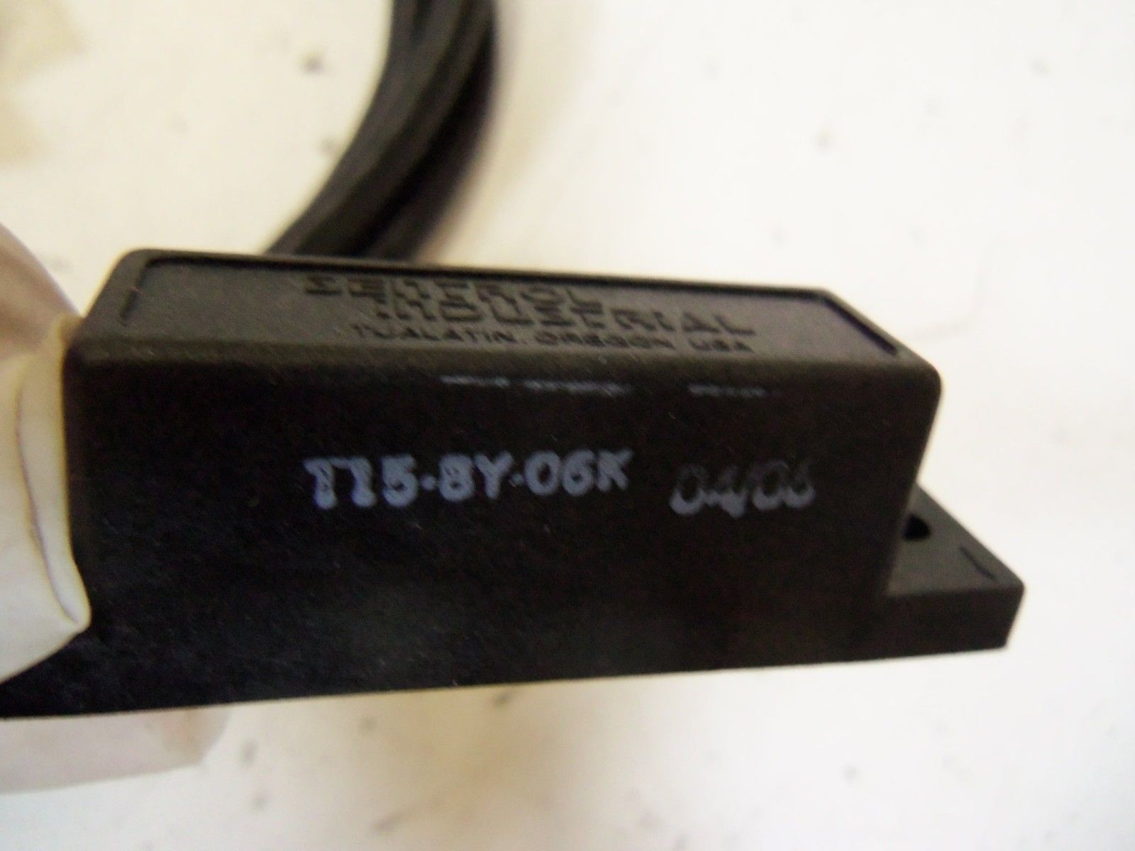SENTROL INDUSTRIAL T15-8Y-06K *NEW NO BOX*