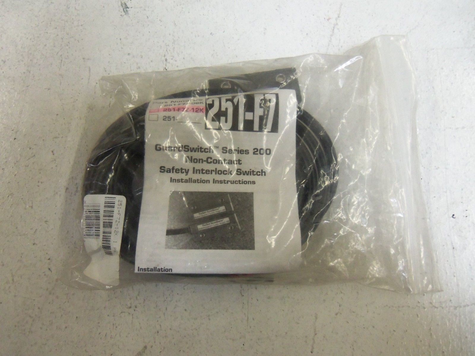 SENTROL INDUSTRIES 251-F7Z-12K GUARD SWITCH * NEW IN FACTORY BAG *