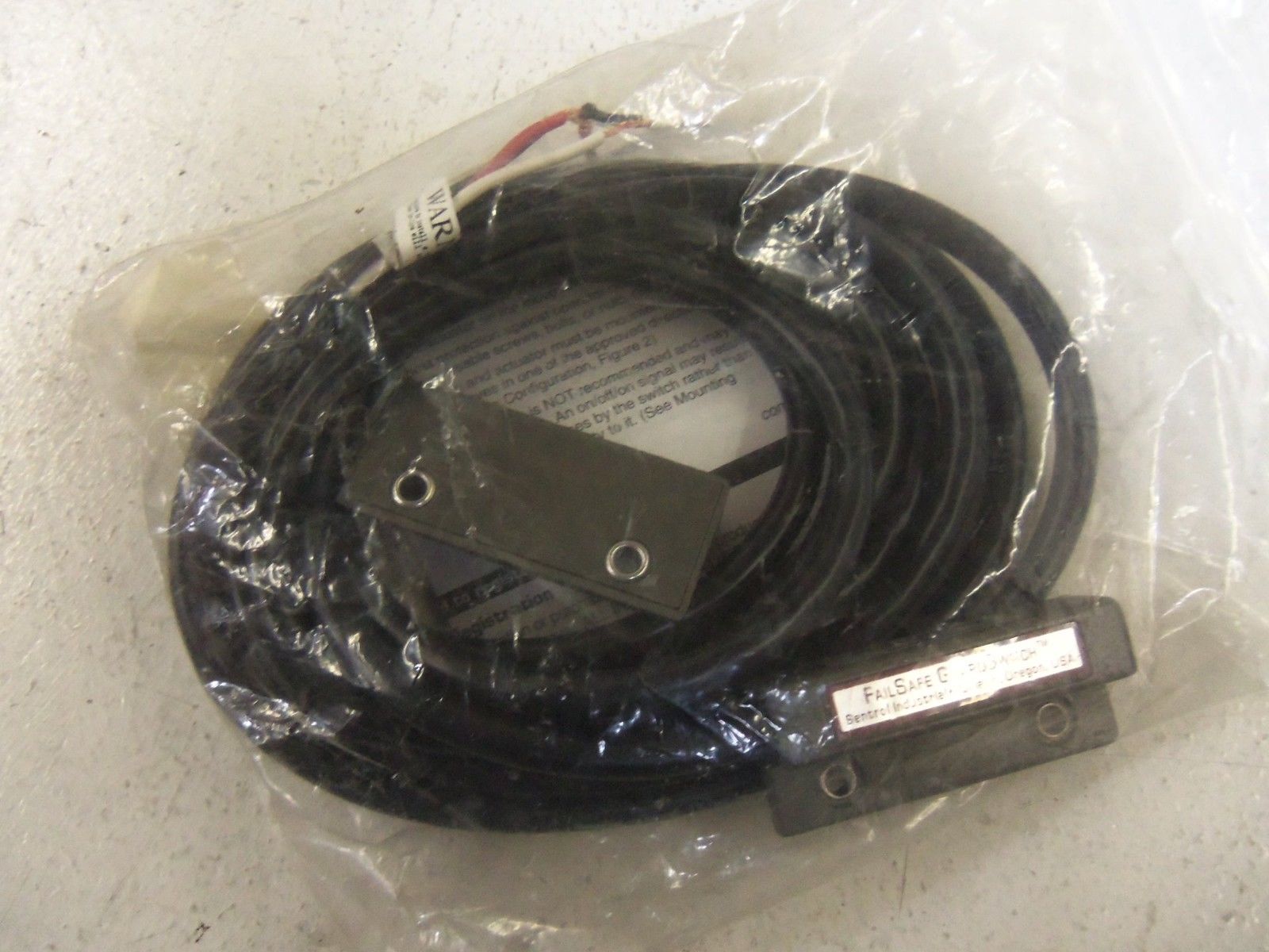 SENTROL INDUSTRIES 251-F7Z-12K GUARD SWITCH * NEW IN FACTORY BAG *