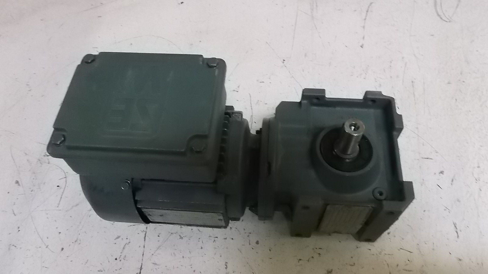 SEW-EURODRIVE S37DT71D4-5044955 MOTOR w/ DFT71D4-5044955 *USED*