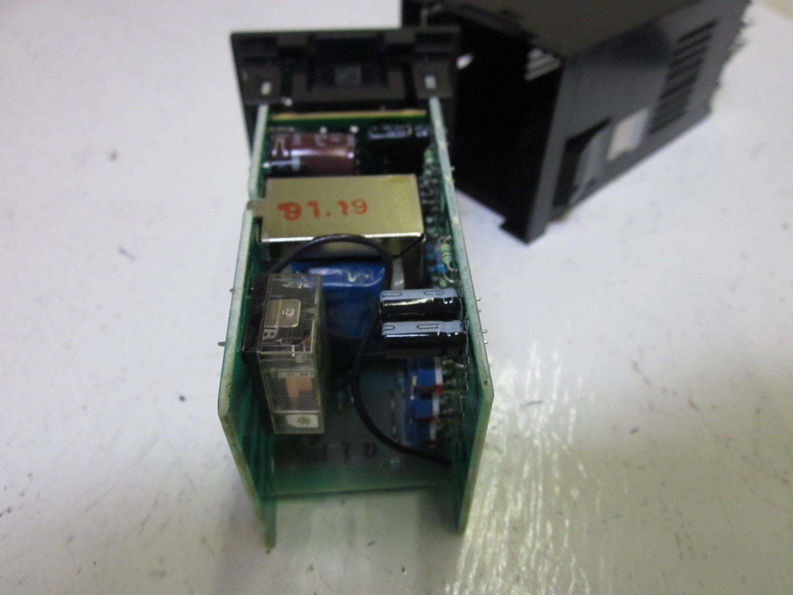 SHIMADEN SR33-209Y-12-DP795F0 *NEW IN BOX*