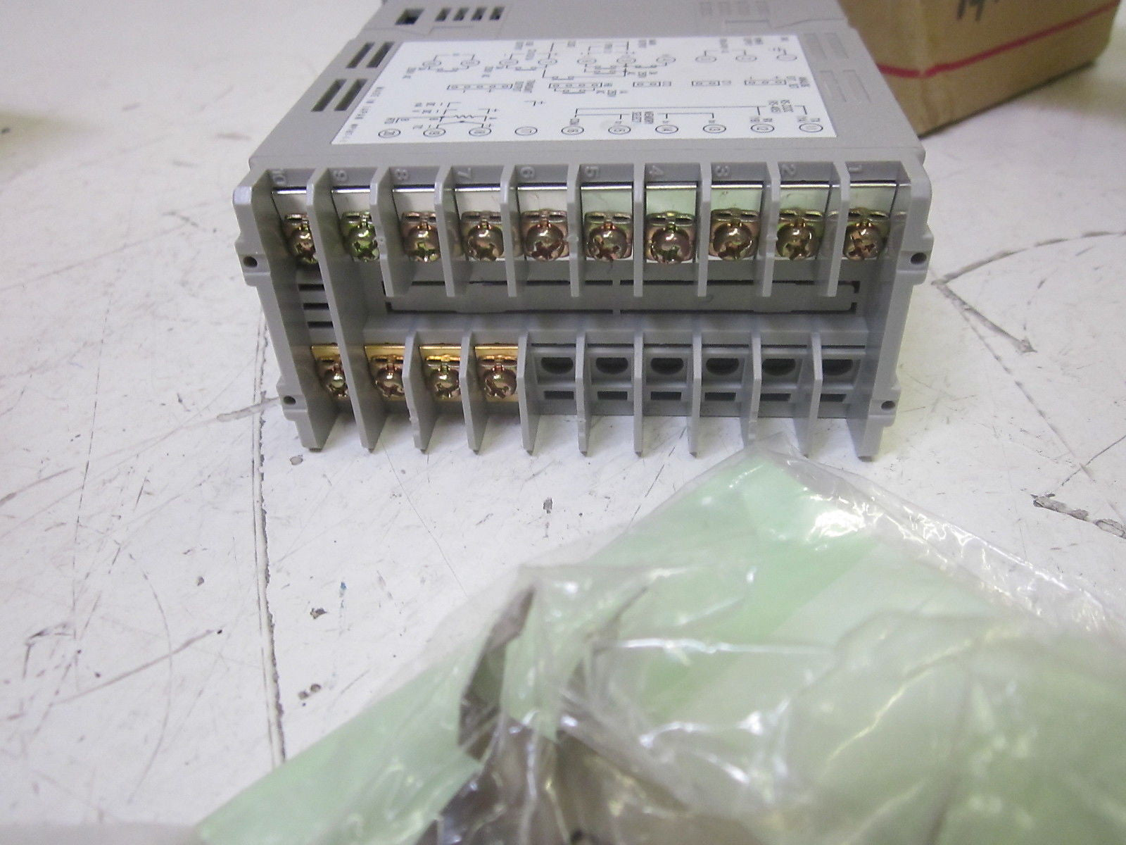 SHINKO TECHNOS FCR-13A-R/M CONTROLLER 100/240V *NEW IN BOX*