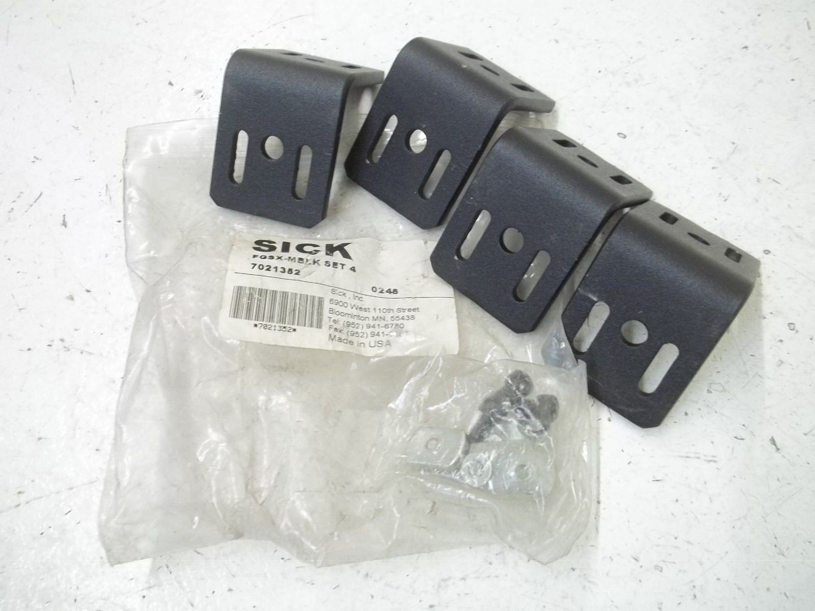 SICK 7021352 FGSX-MBLK SET 4 MOUNTING BRACKET *NEW IN A BAG*