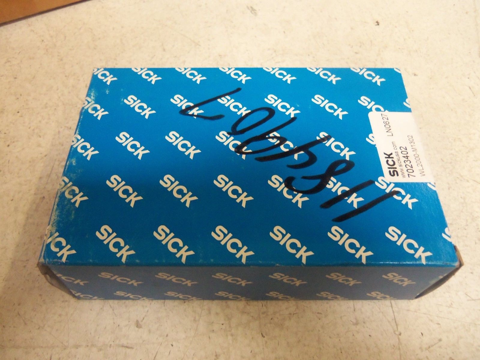 SICK WL2000-M1302 PHOTOELECTRIC SENSOR 7023402 *FACTORY SEALED*