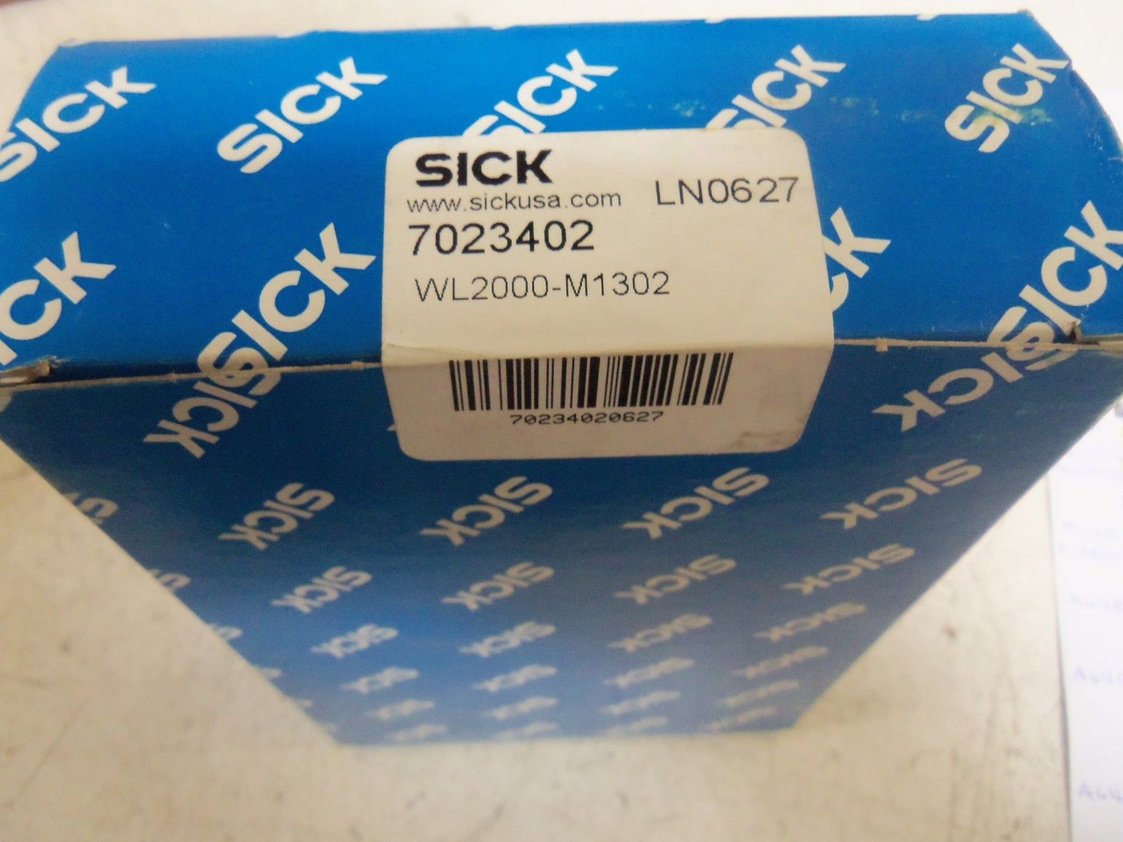 SICK WL2000-M1302 PHOTOELECTRIC SENSOR 7023402 *FACTORY SEALED*